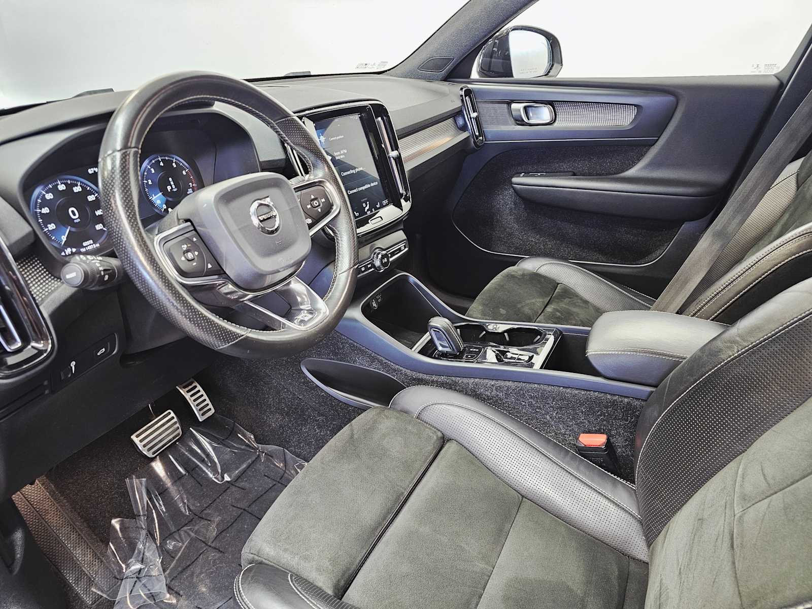 Thumbnail: 2020 Volvo XC40 - 2