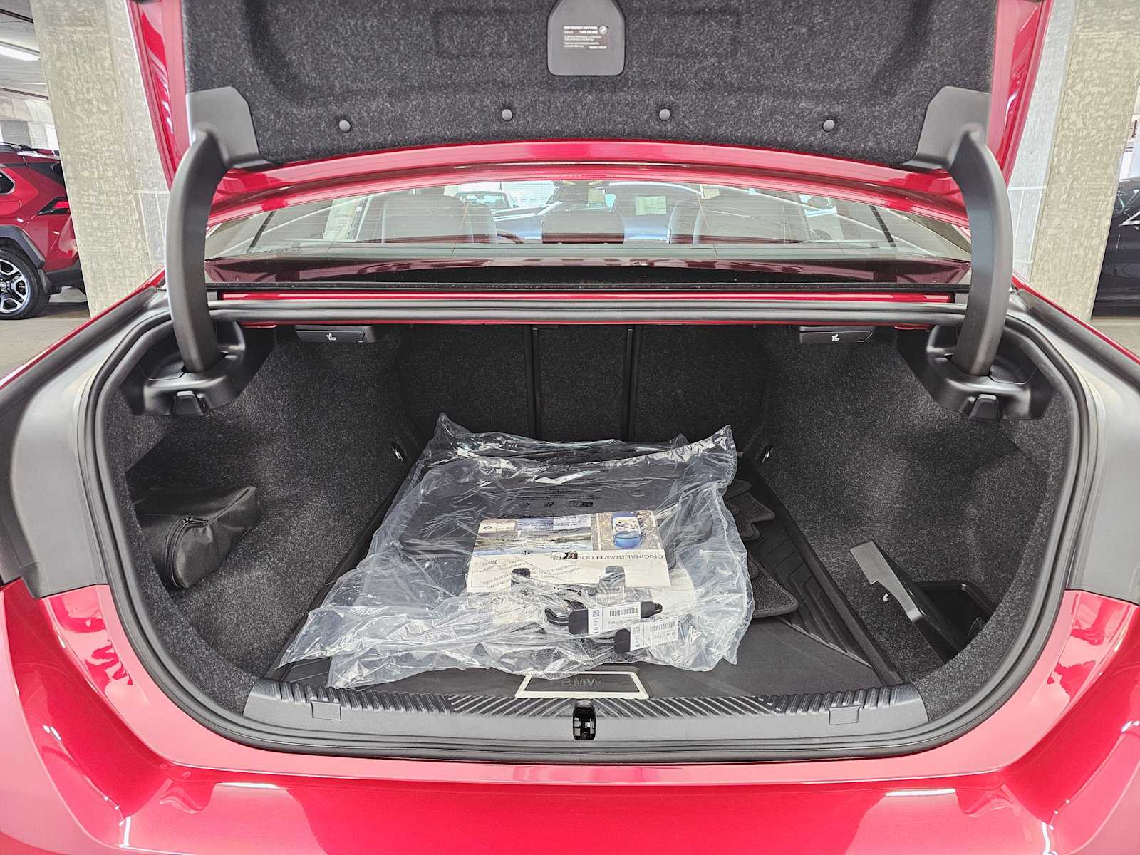 Thumbnail: 2025 BMW i5 - 28