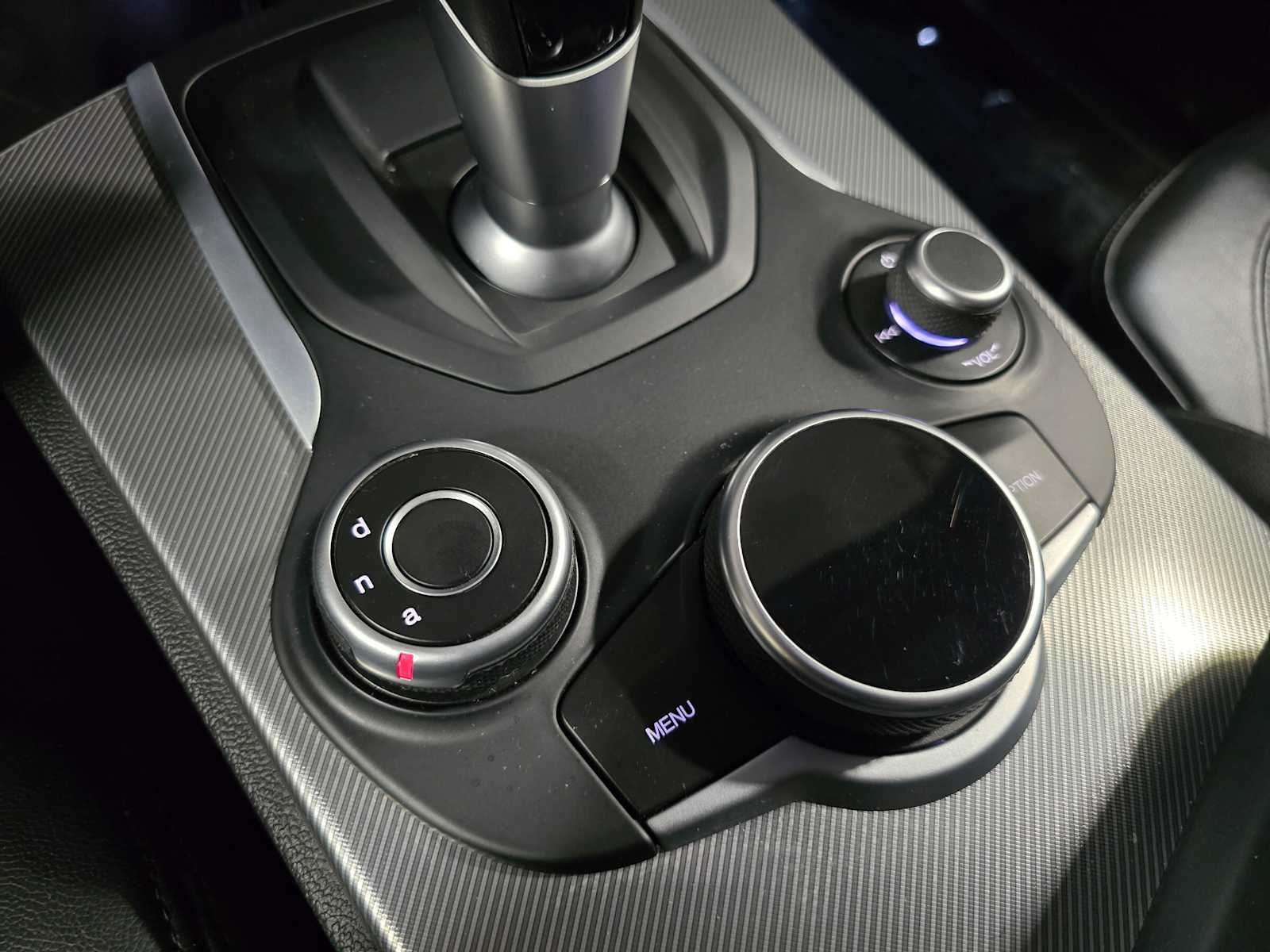 Thumbnail: 2018 Alfa Romeo Stelvio - 16