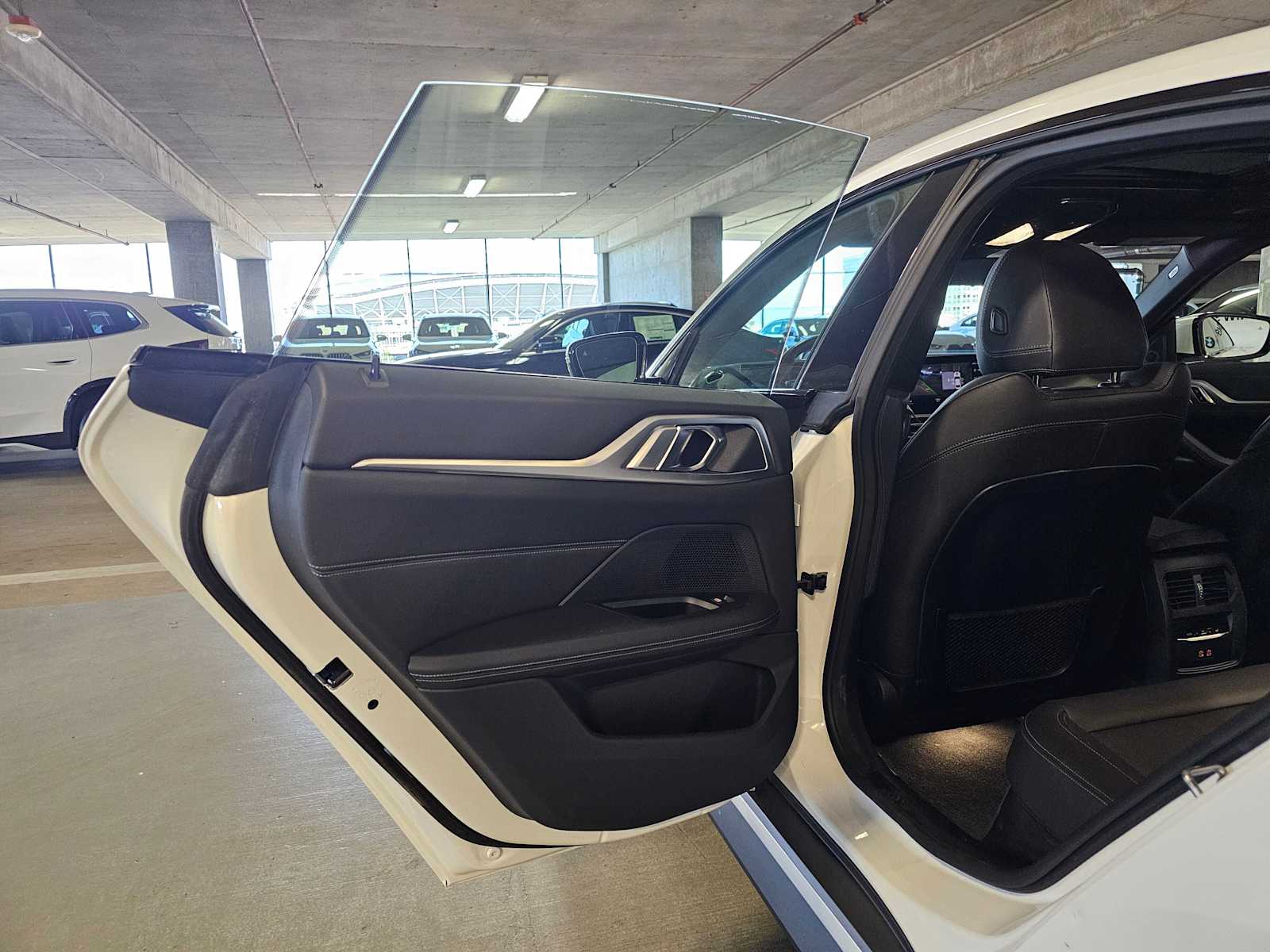 Thumbnail: 2023 BMW i4 - 33