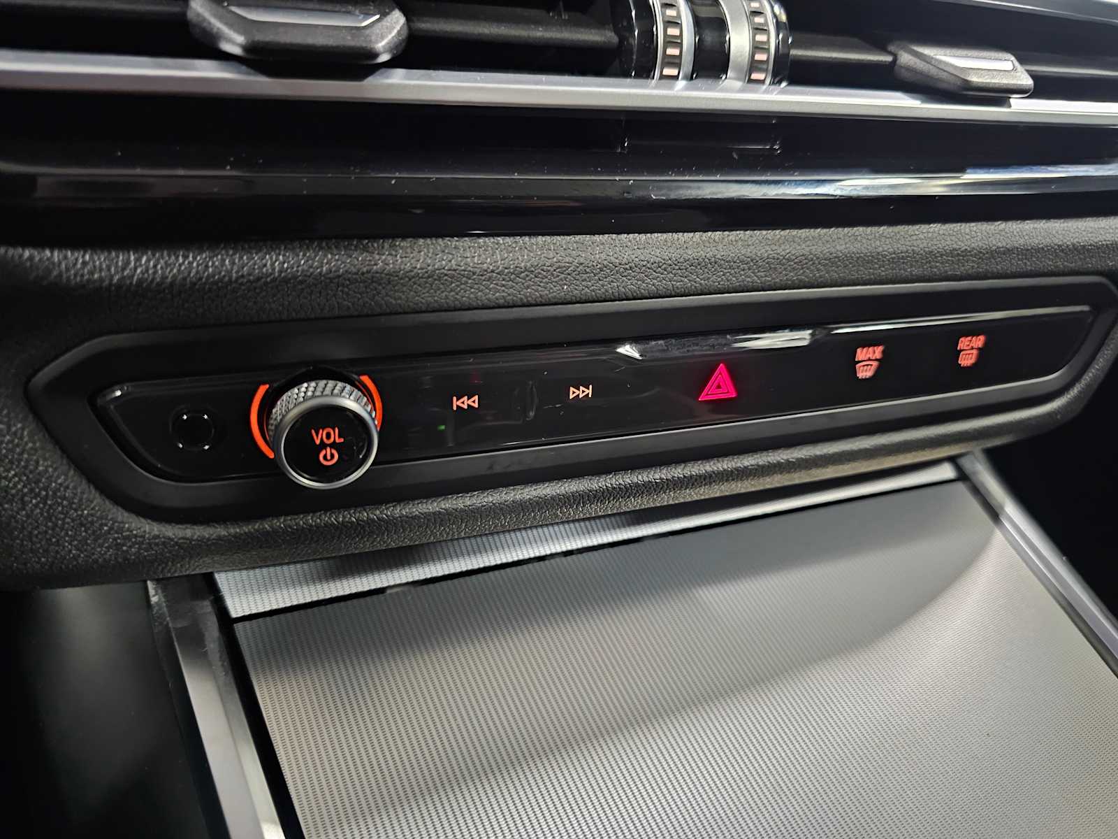 Thumbnail: 2023 BMW i4 - 19