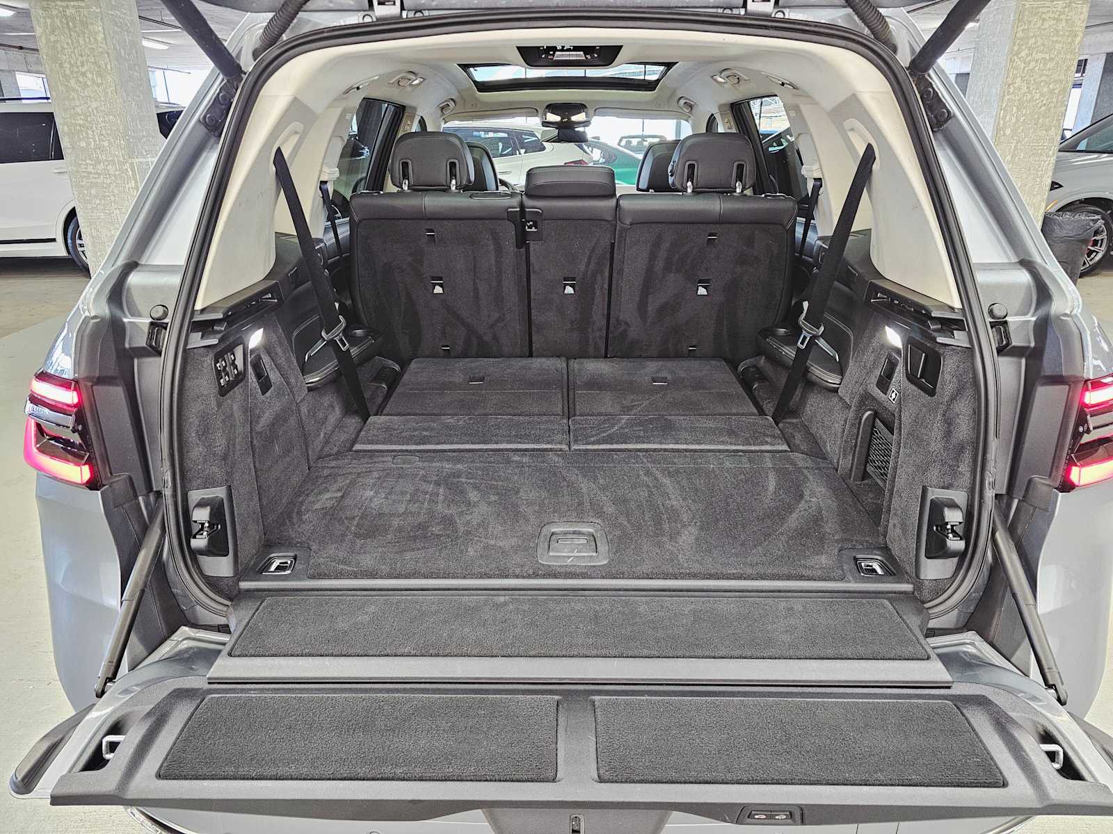 Thumbnail: 2024 BMW X7 - 29