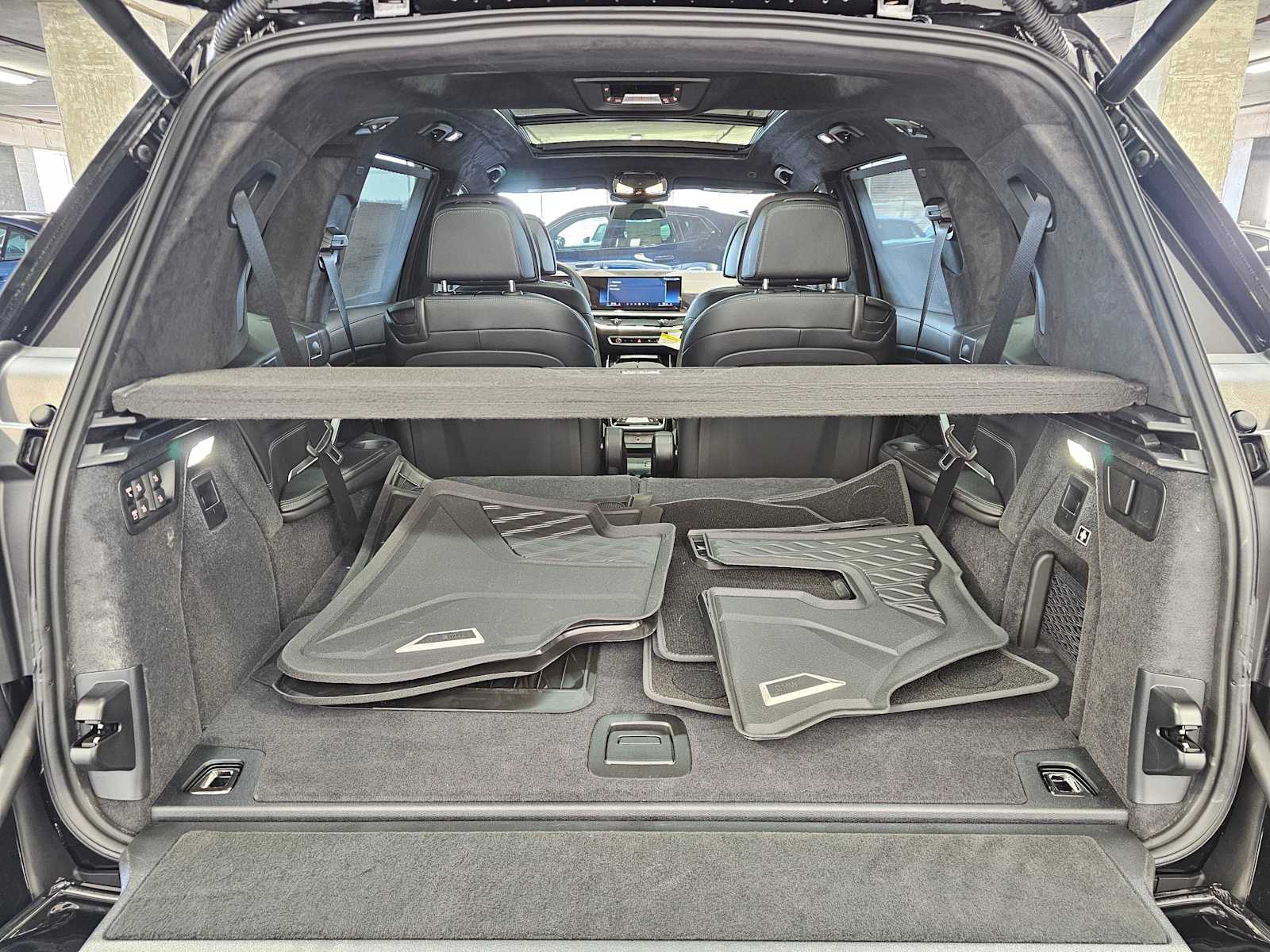 Thumbnail: 2026 BMW X7 - 29