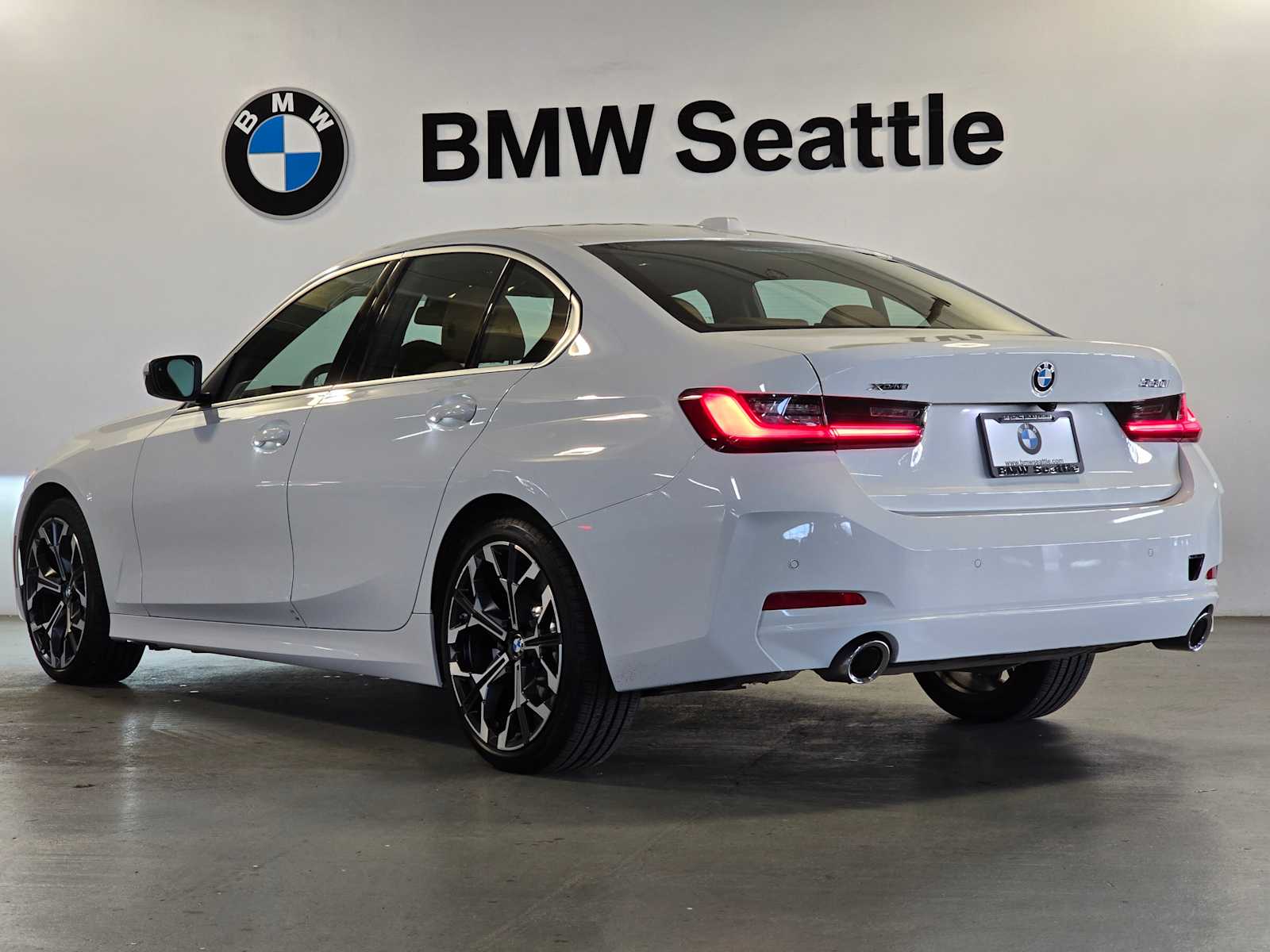 Thumbnail: 2025 BMW 3 Series - 4