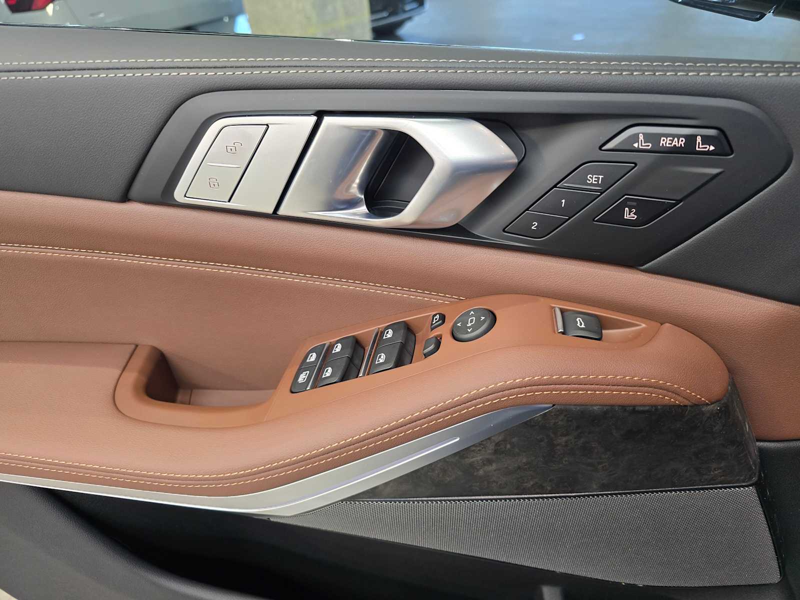 Thumbnail: 2026 BMW X7 - 21