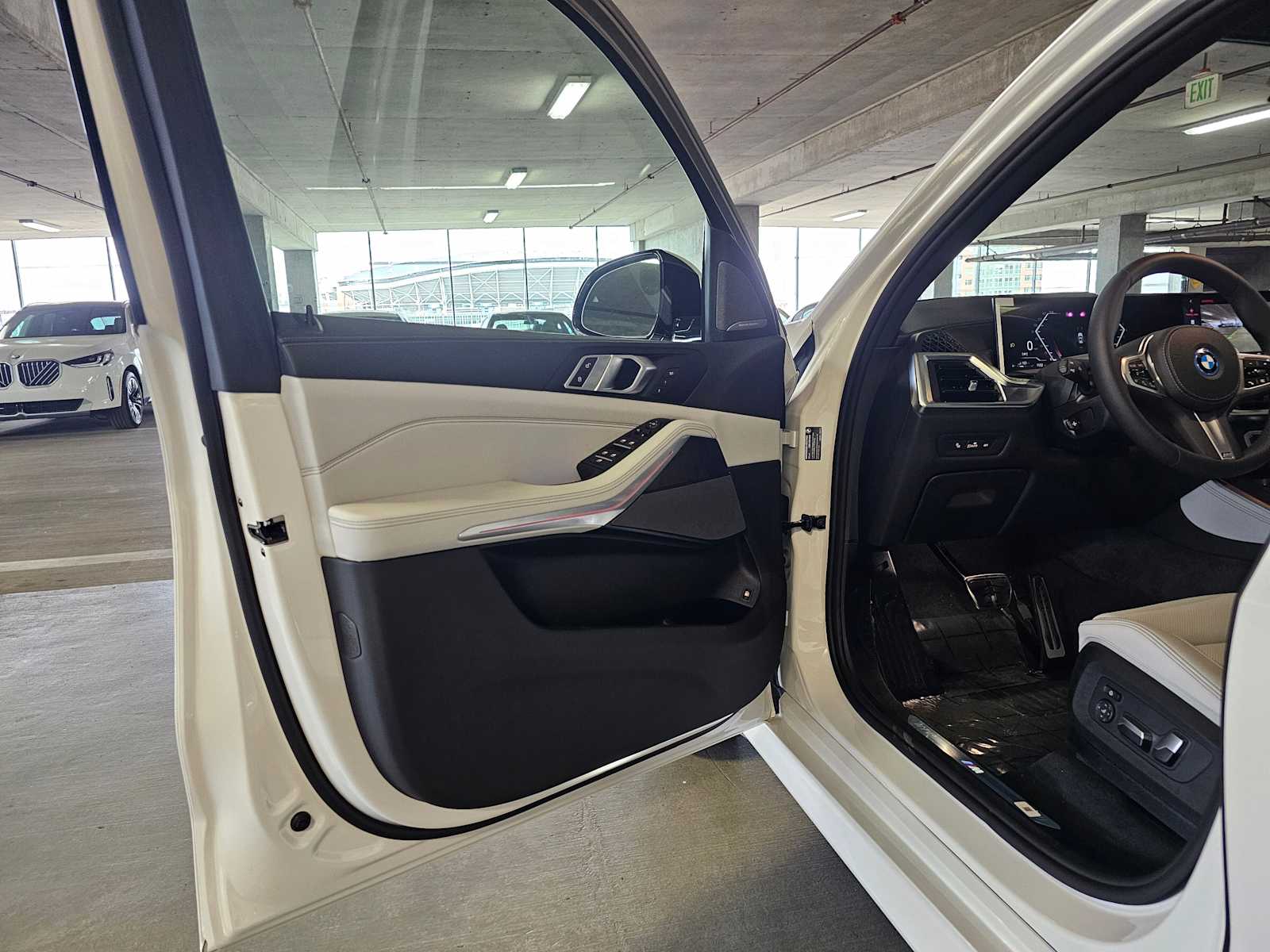 Thumbnail: 2026 BMW X5 - 32