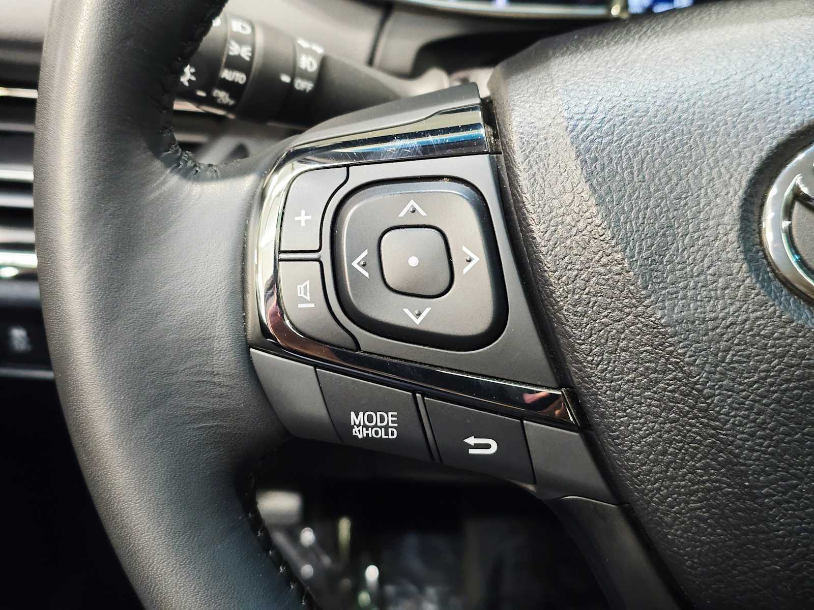 Thumbnail: 2015 Toyota Avalon - 19