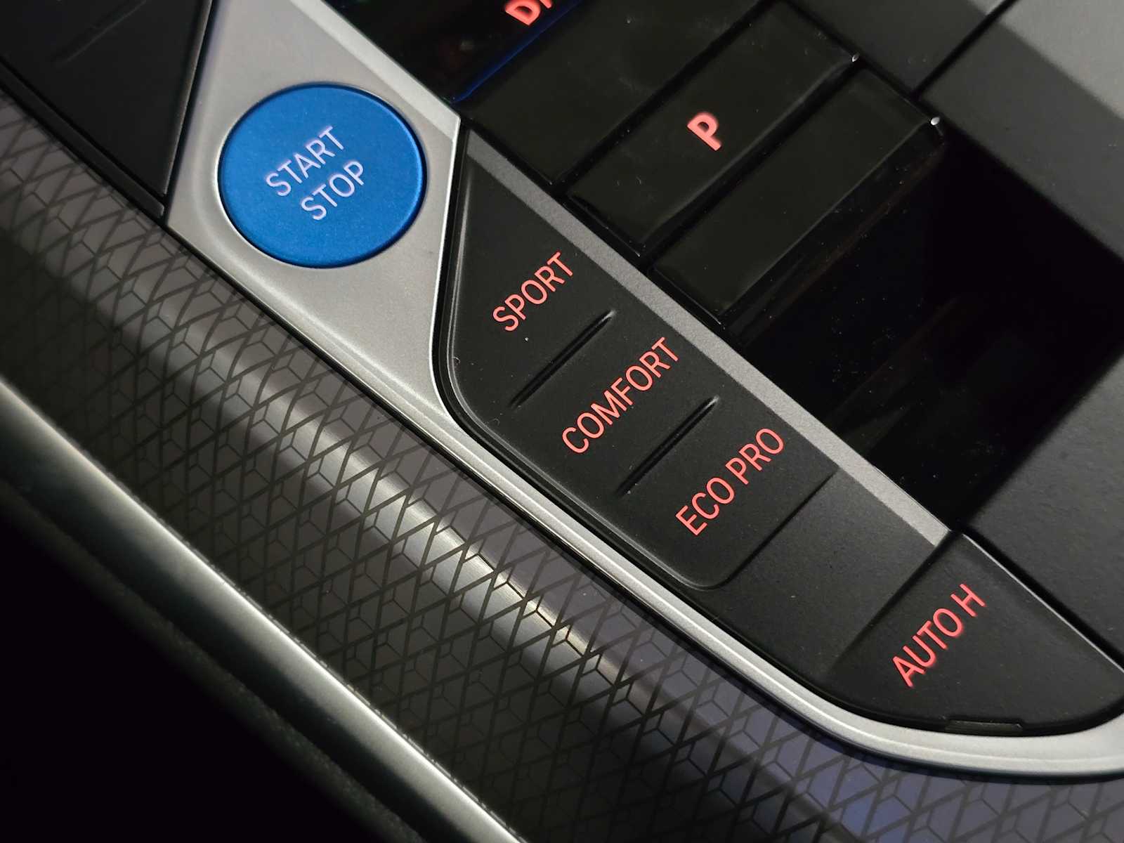 Thumbnail: 2025 BMW i4 - 18