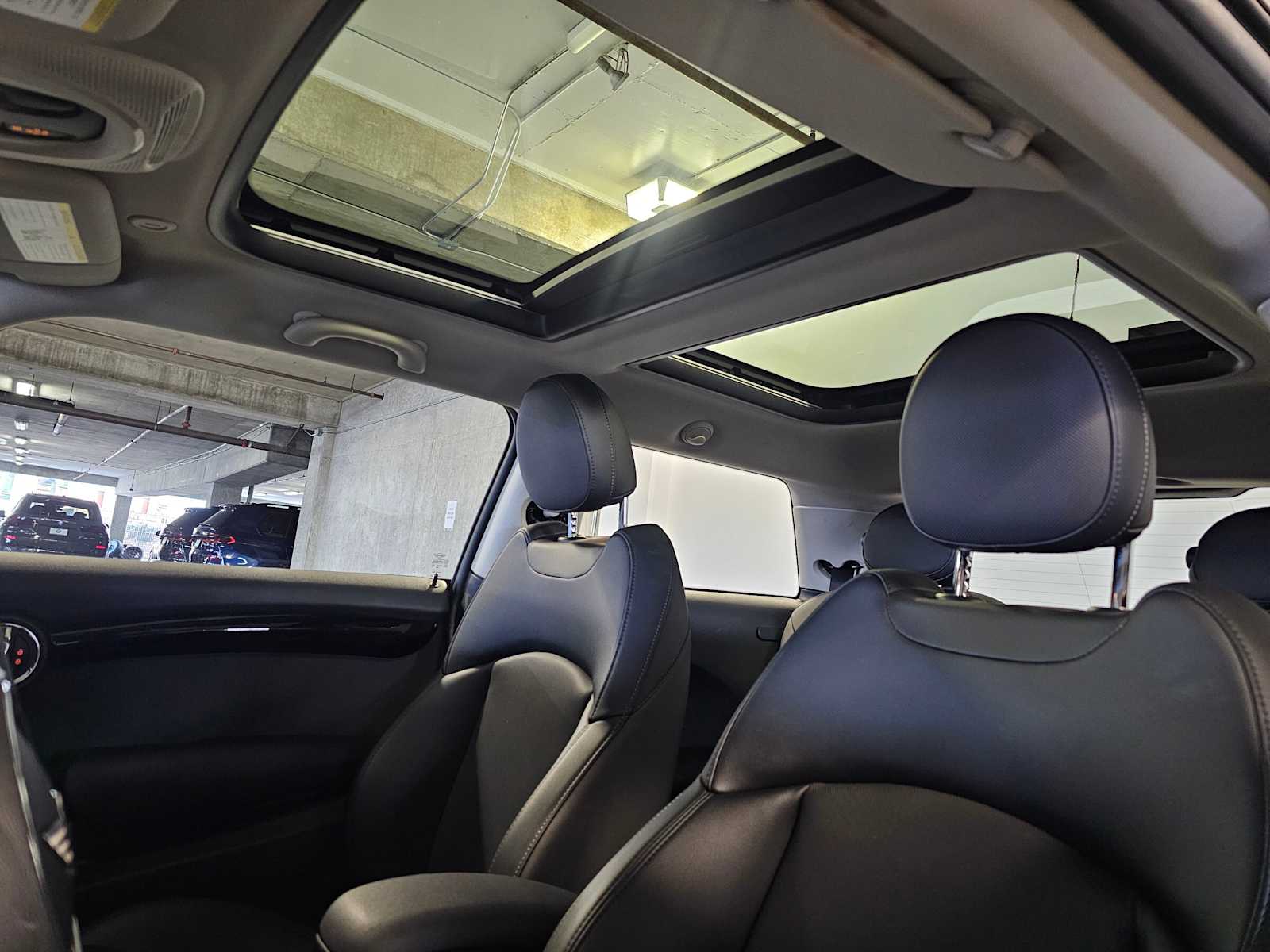 Thumbnail: 2016 MINI Cooper Hardtop - 28