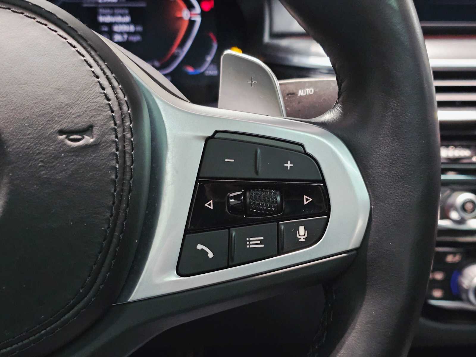 Thumbnail: 2023 BMW 5 Series - 12