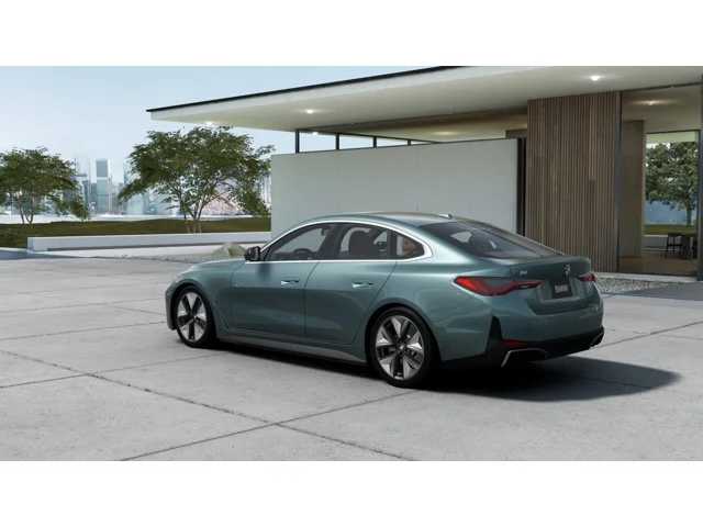 Thumbnail: 2026 BMW i4 - 2