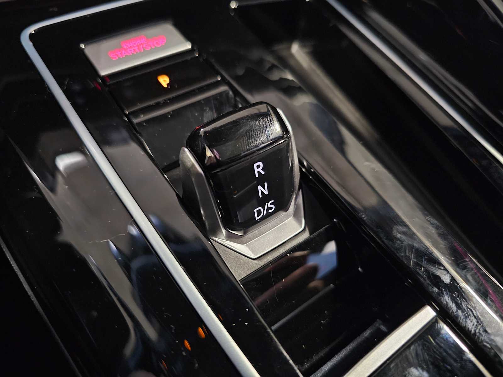 Thumbnail: 2024 Volkswagen Golf - 24