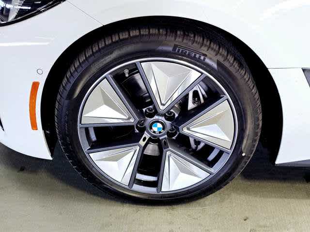 Thumbnail: 2025 BMW i4 - 8