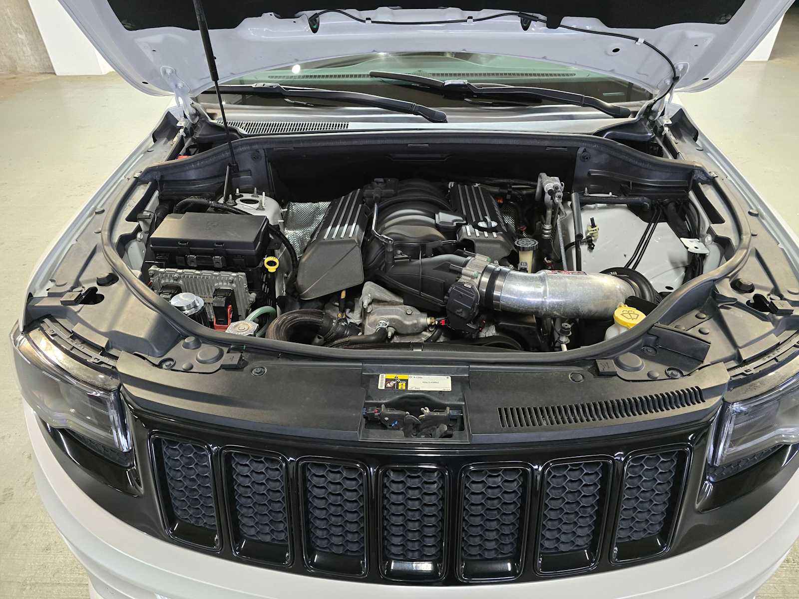 Thumbnail: 2015 Jeep Grand Cherokee - 9