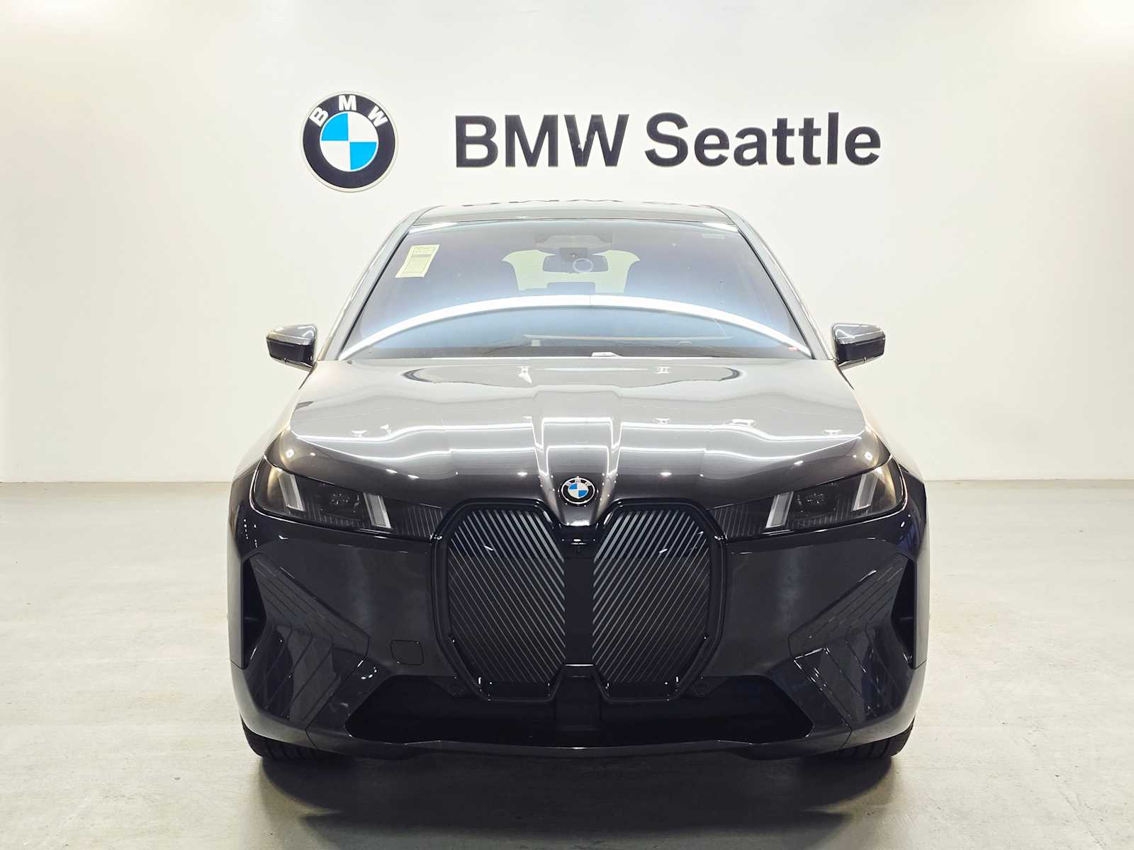 Thumbnail: 2026 BMW iX - 6