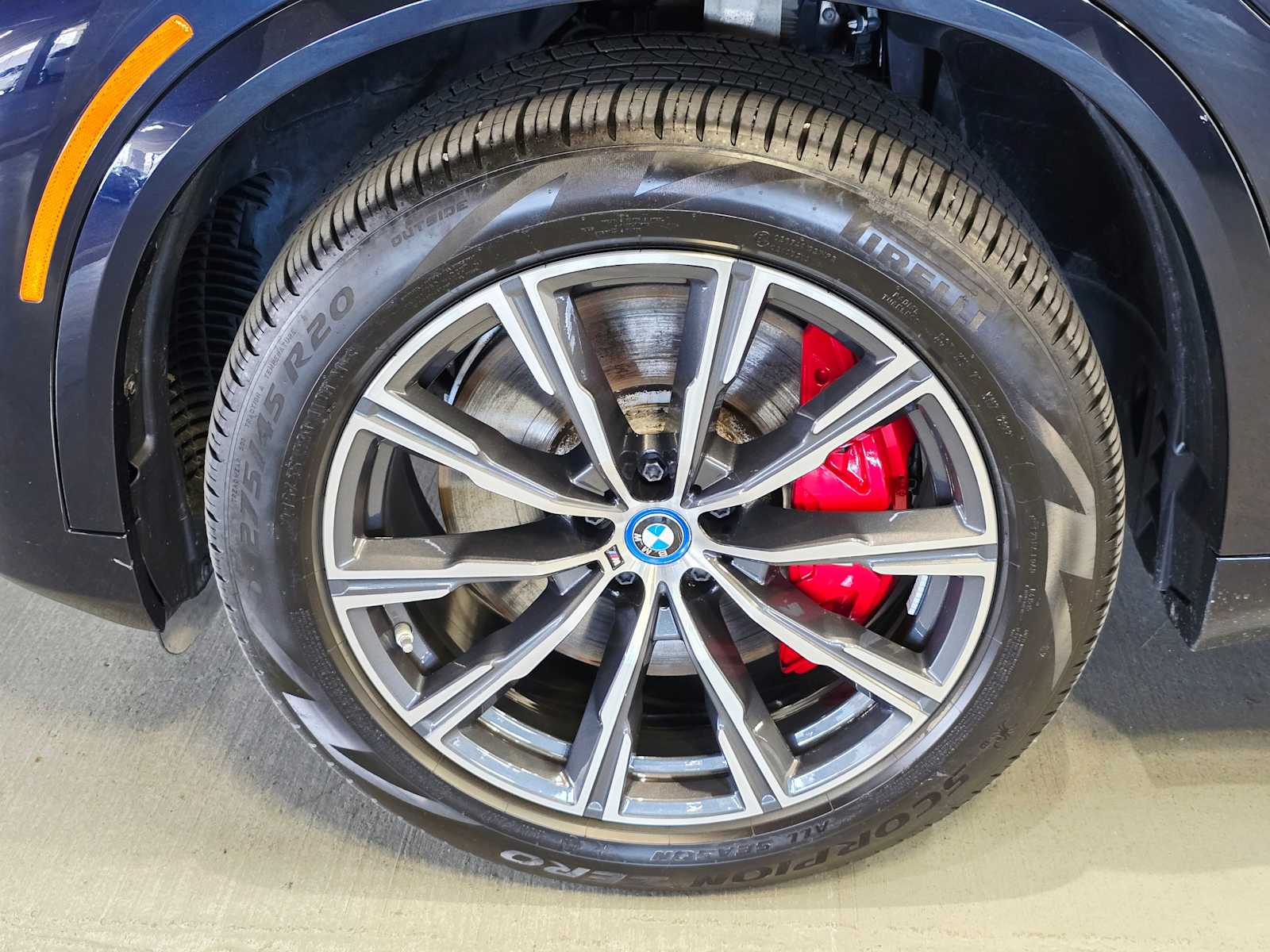 Thumbnail: 2023 BMW X5 - 8