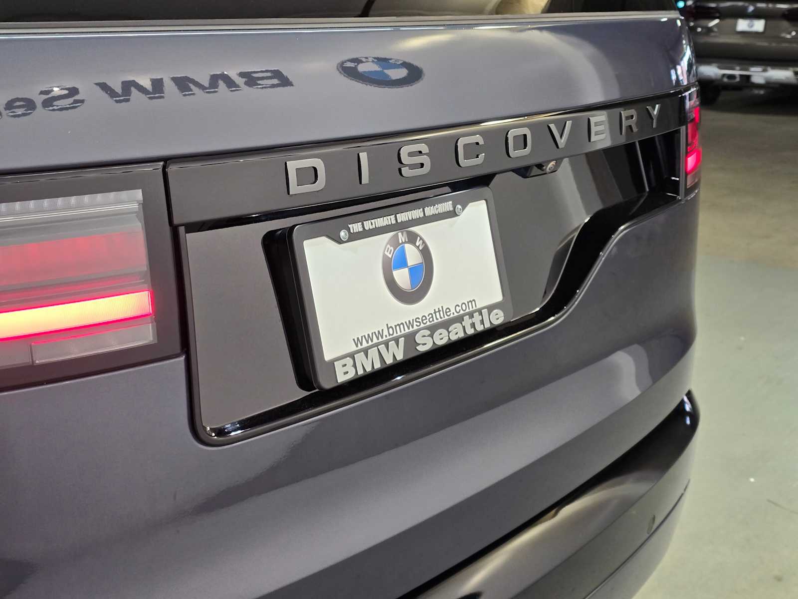 Thumbnail: 2024 Land Rover Discovery - 7