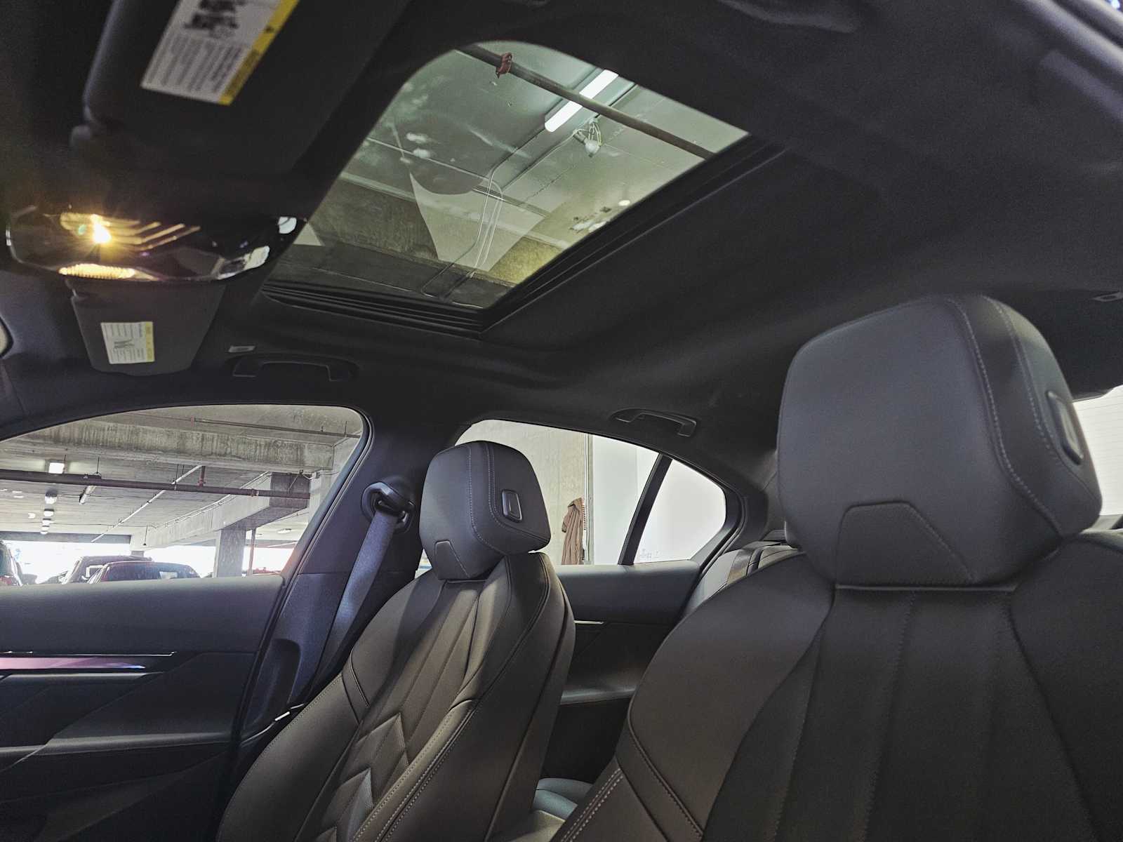 Thumbnail: 2026 BMW i5 - 24