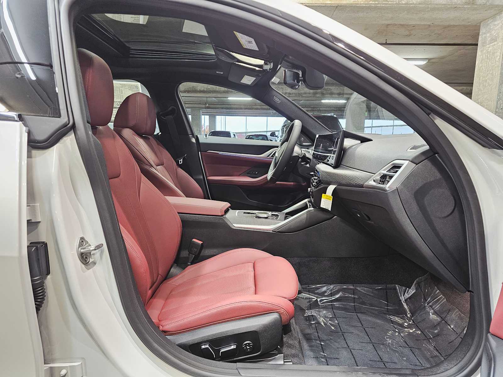 Thumbnail: 2025 BMW i4 - 27