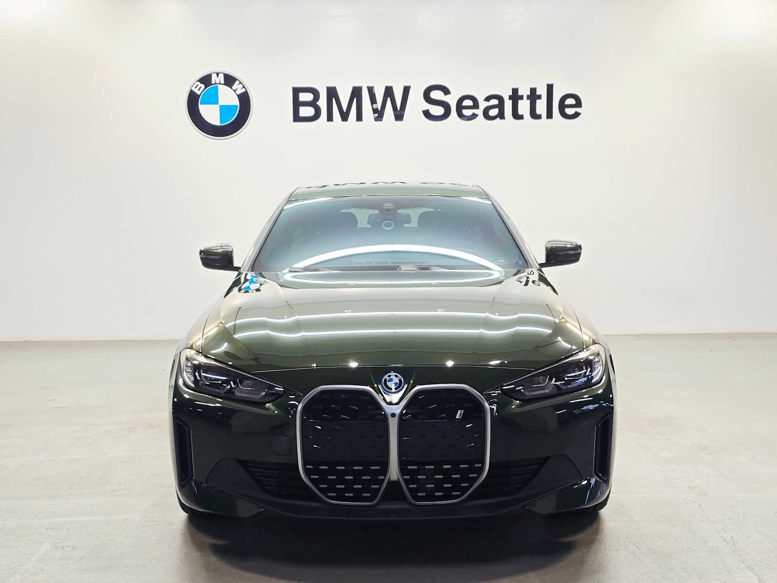 Thumbnail: 2023 BMW i4 - 6