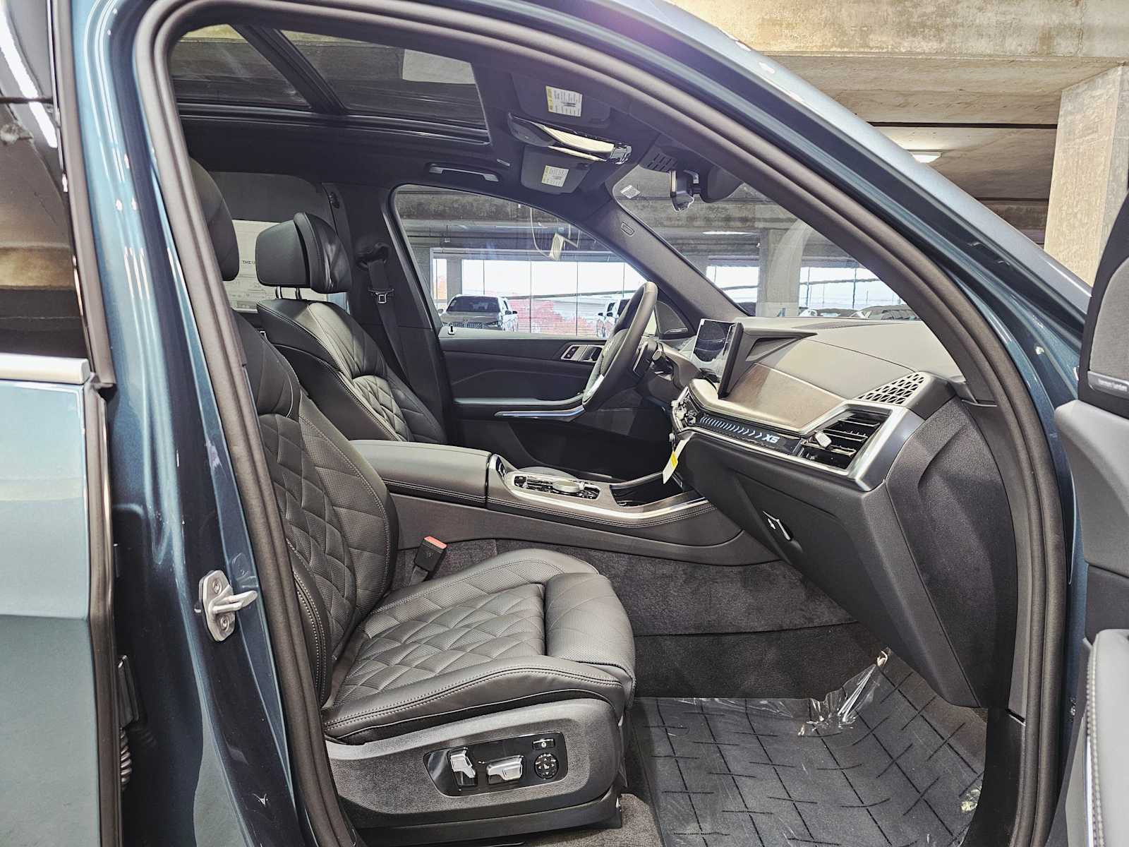 Thumbnail: 2026 BMW X5 - 27