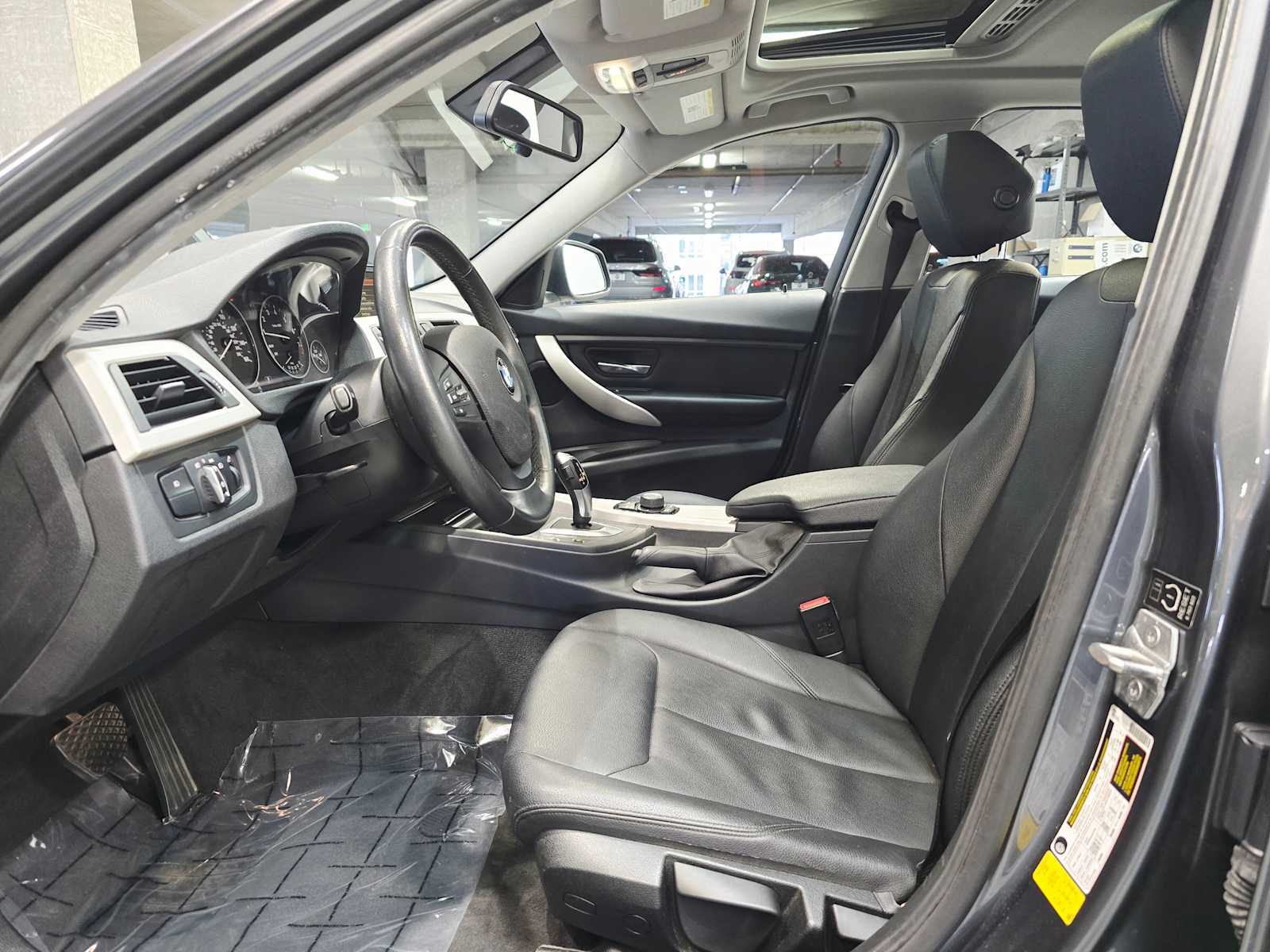 Thumbnail: 2015 BMW 3 Series - 24