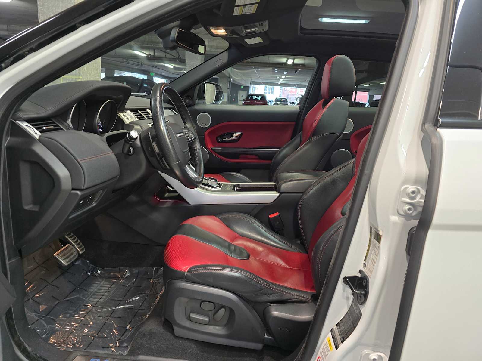 Thumbnail: 2012 Land Rover Range Rover Evoque - 24