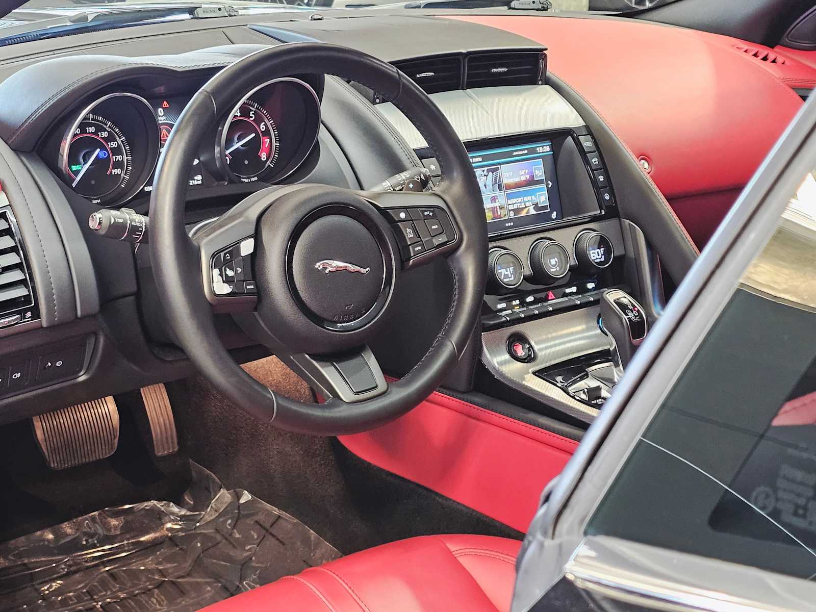 Thumbnail: 2016 Jaguar F-Type - 28