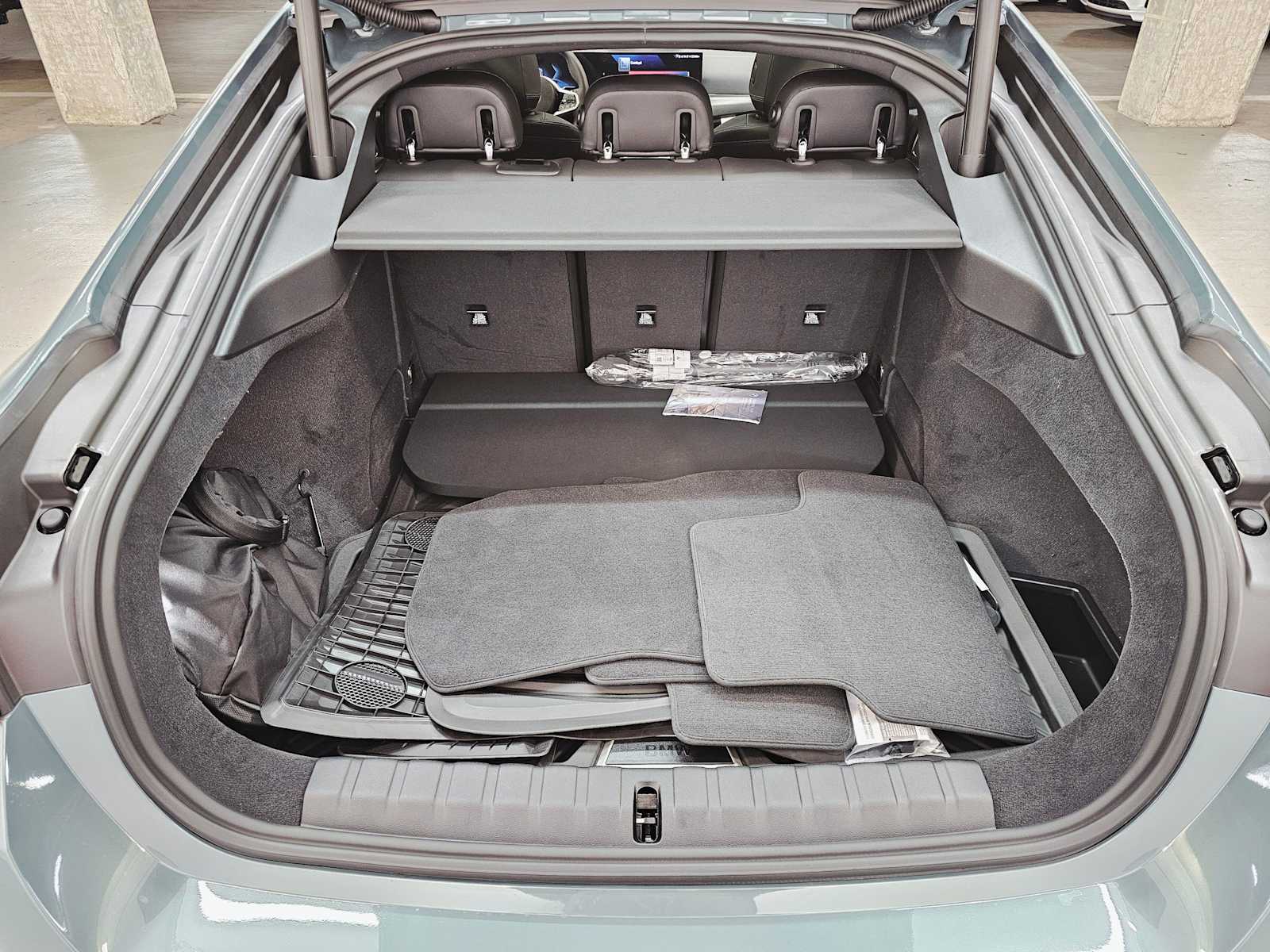 Thumbnail: 2025 BMW i4 - 28