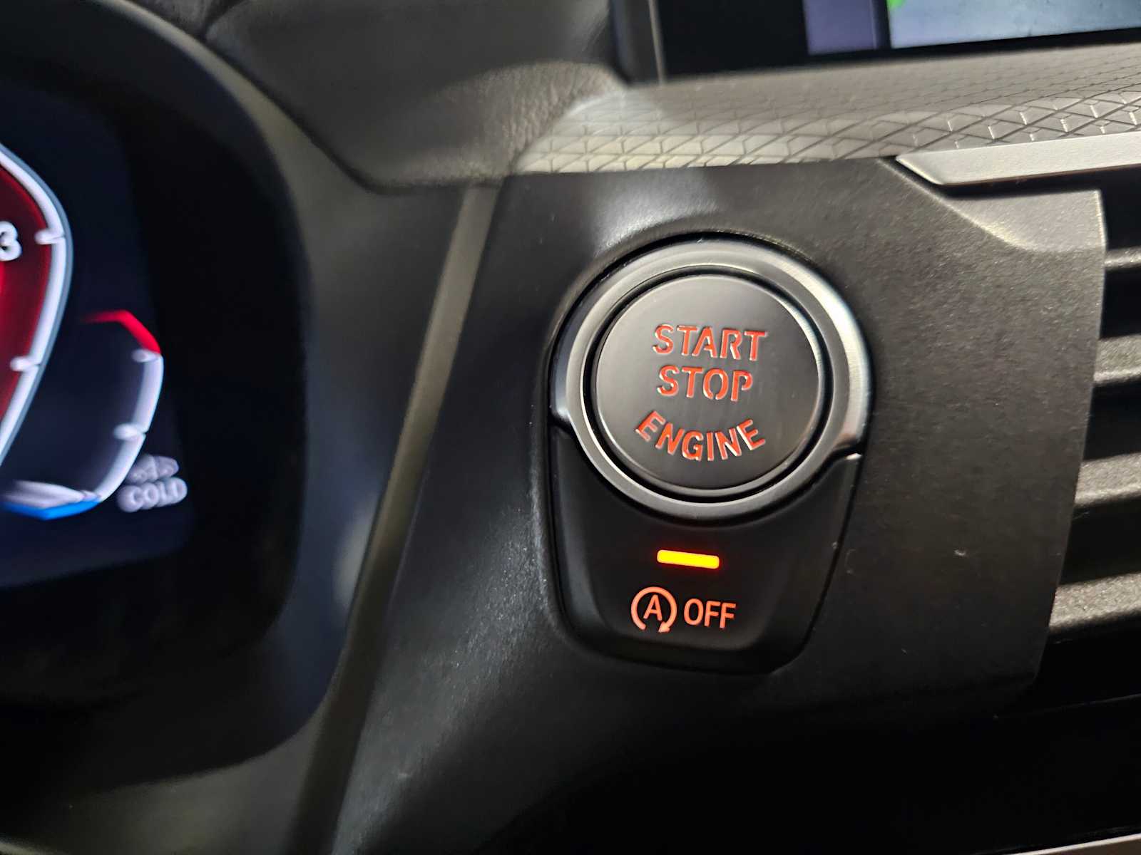 Thumbnail: 2021 BMW X4 - 21