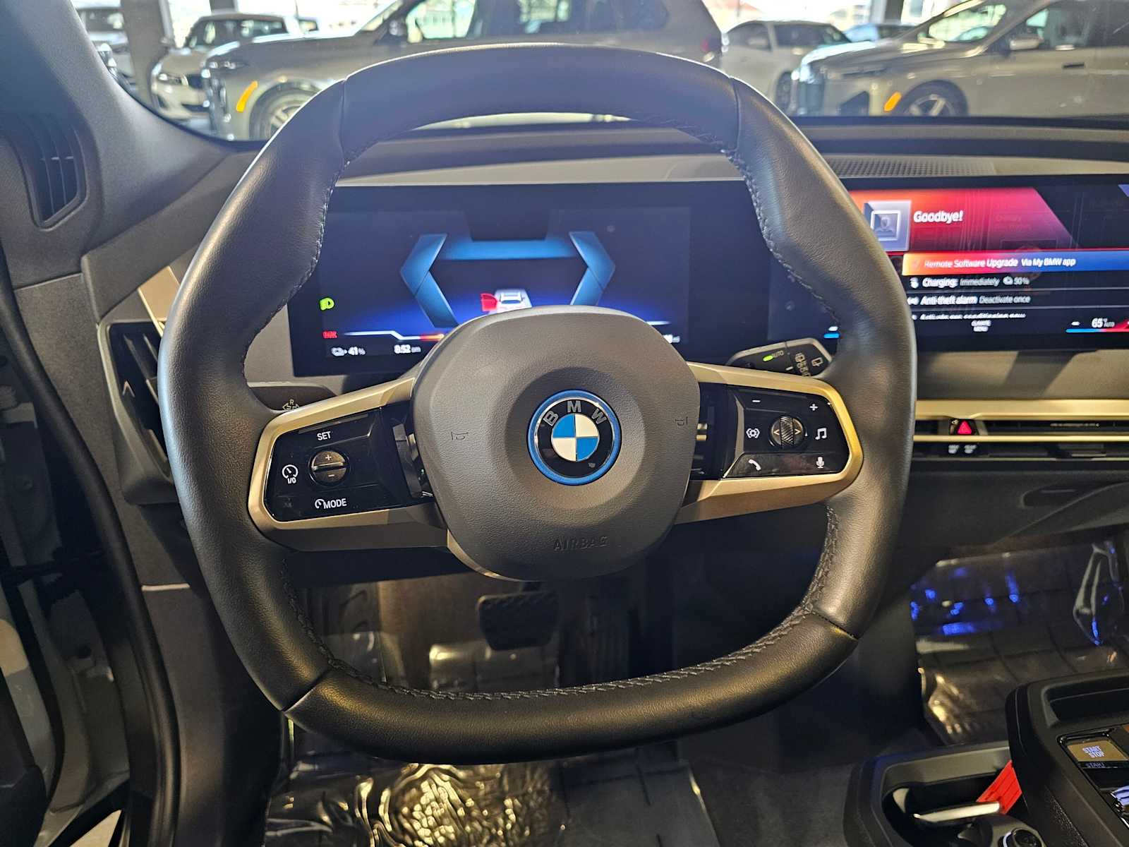 Thumbnail: 2023 BMW iX - 10