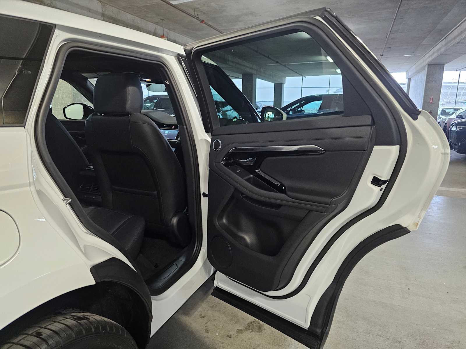 Thumbnail: 2023 Land Rover Range Rover Evoque - 31