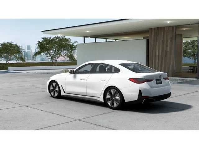 Thumbnail: 2026 BMW i4 - 2