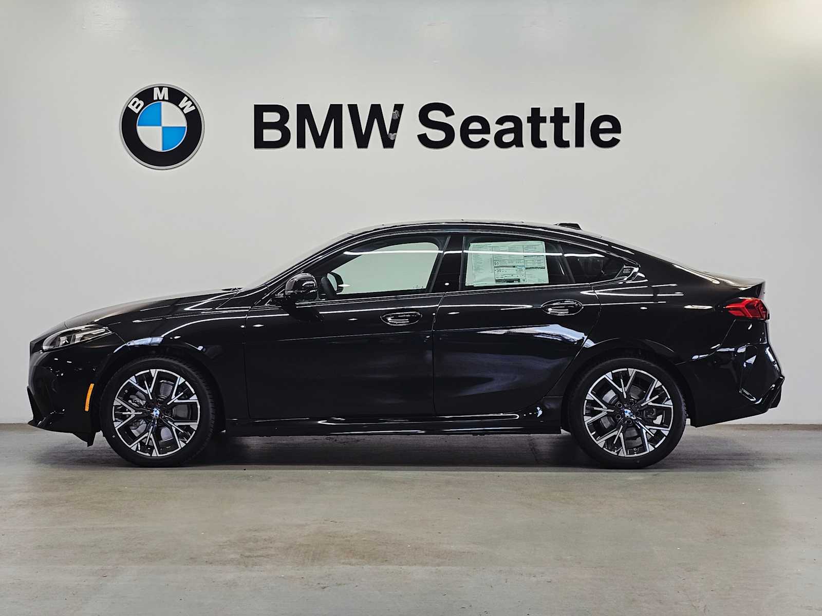 Thumbnail: 2025 BMW 2 Series - 3