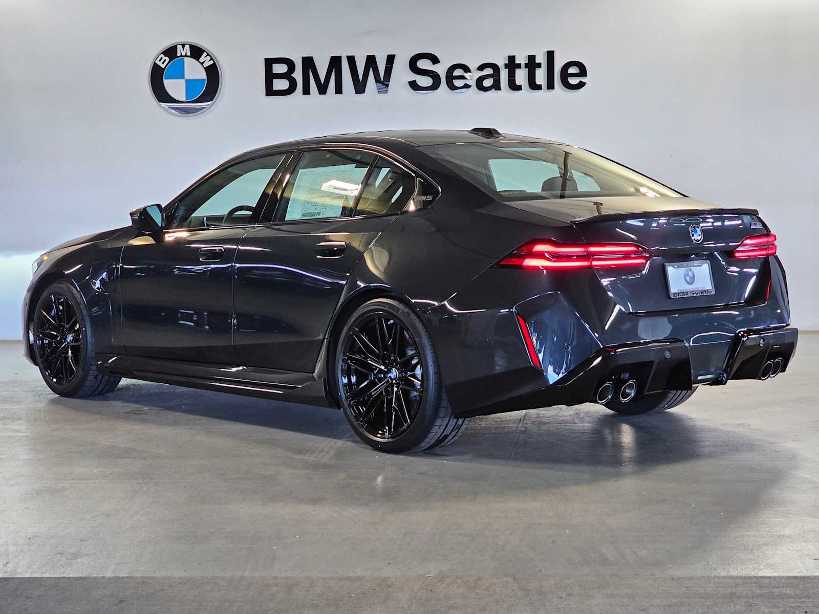 Thumbnail: 2026 BMW M5 - 4