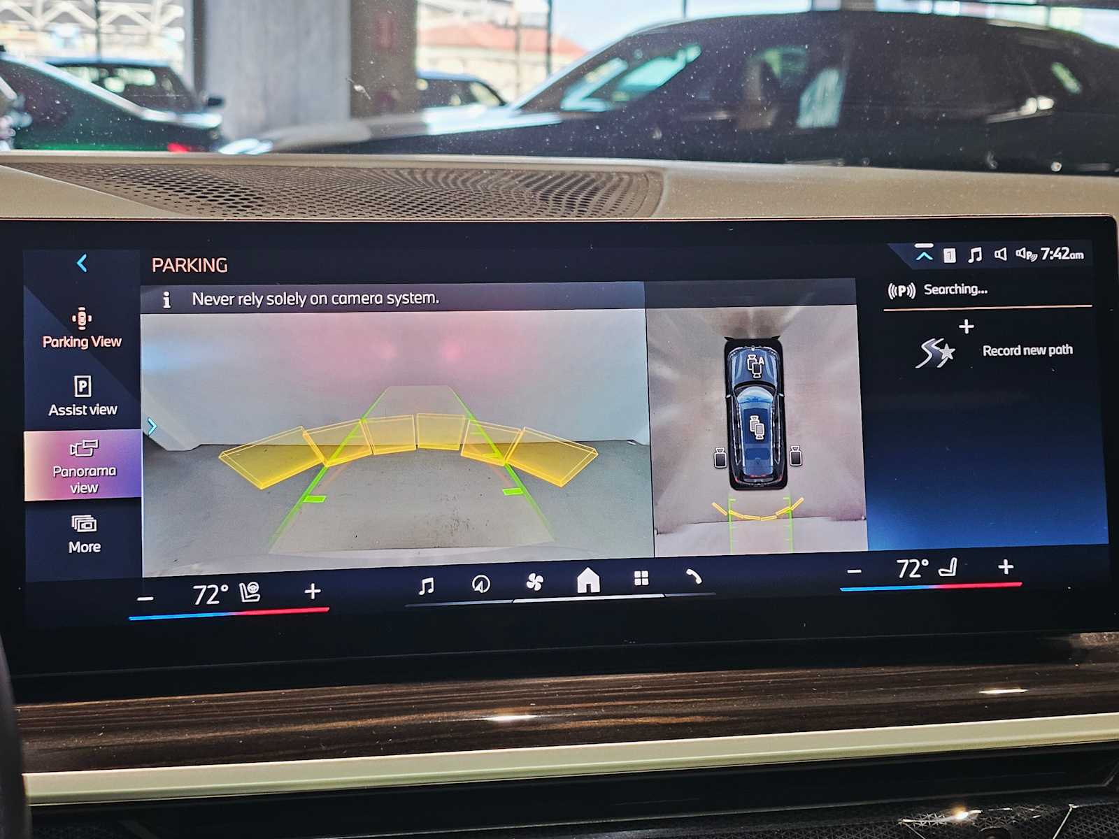 Thumbnail: 2024 BMW X7 - 15