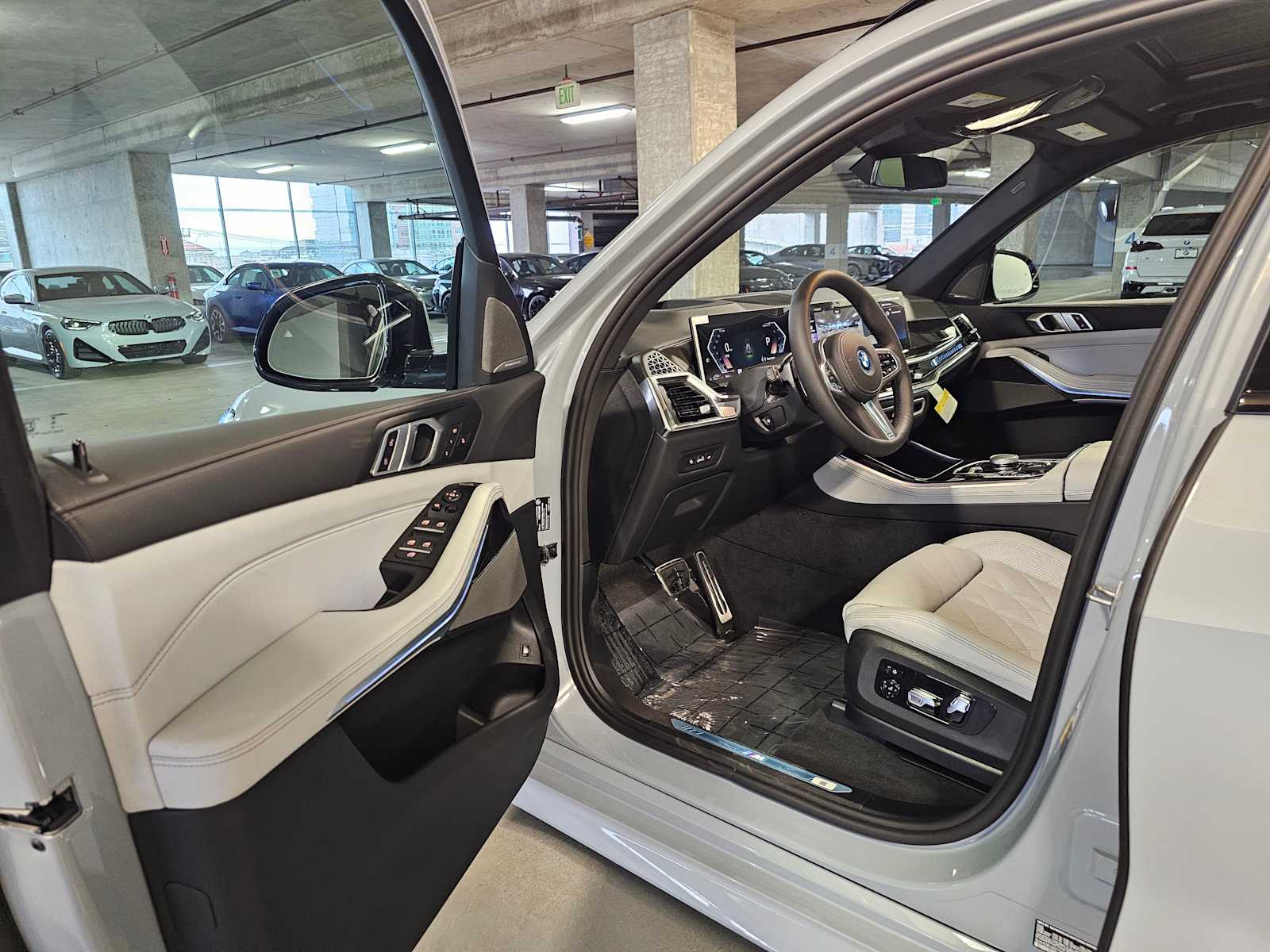 Thumbnail: 2026 BMW X5 - 32