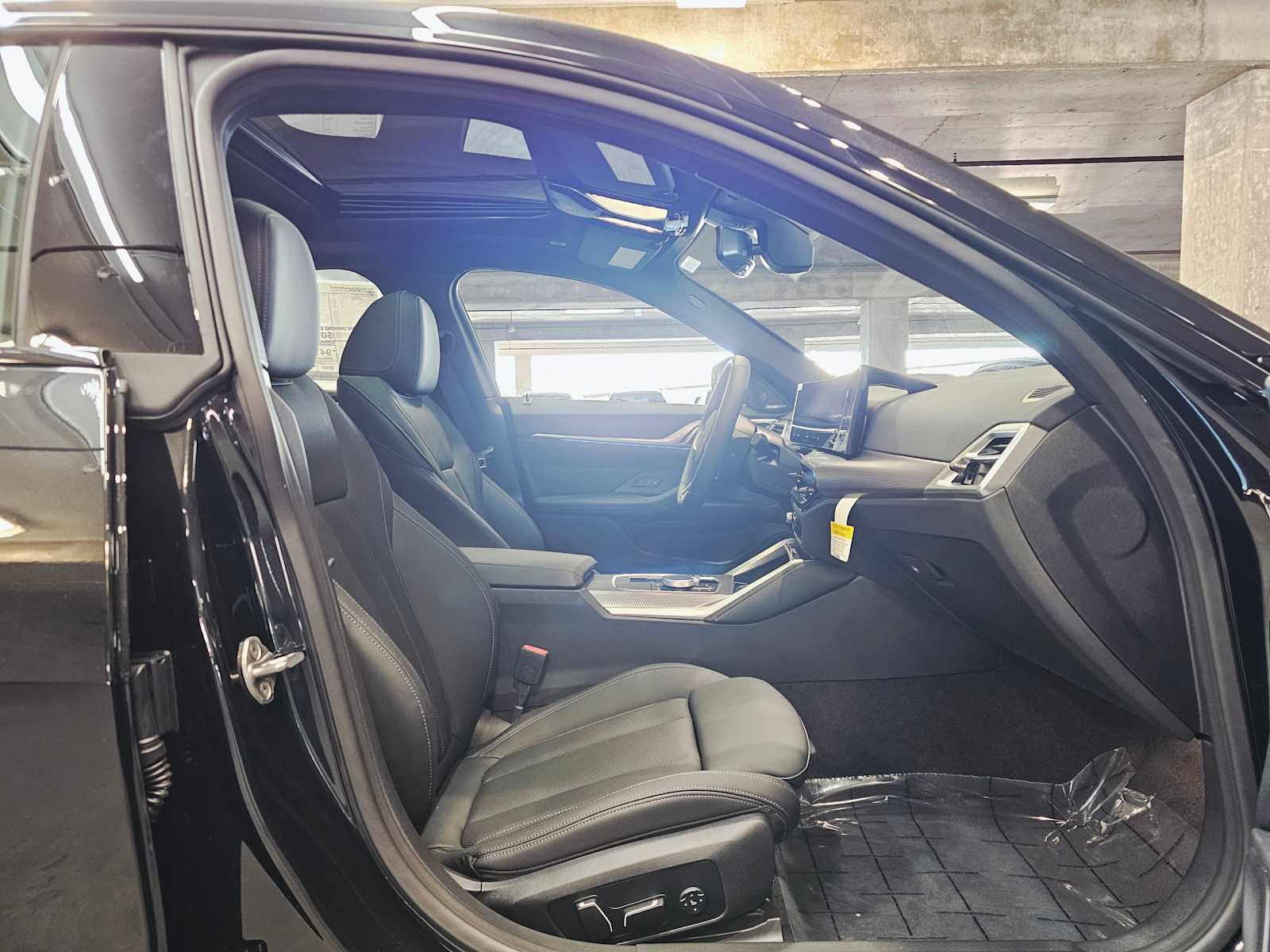 Thumbnail: 2025 BMW i4 - 27