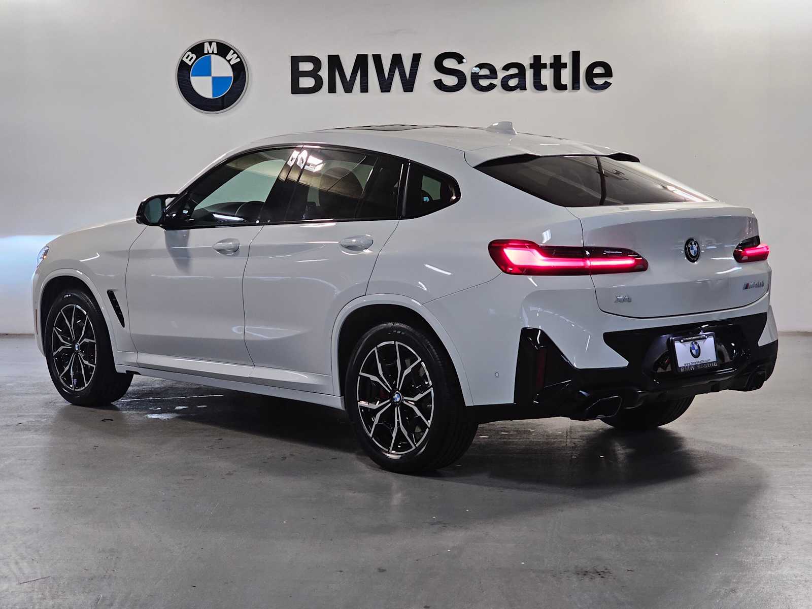 Thumbnail: 2025 BMW X4 - 4