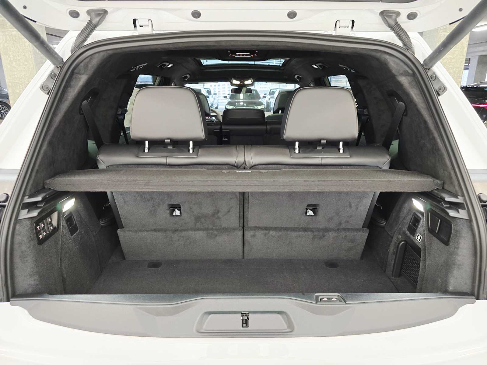 Thumbnail: 2026 BMW X7 - 29