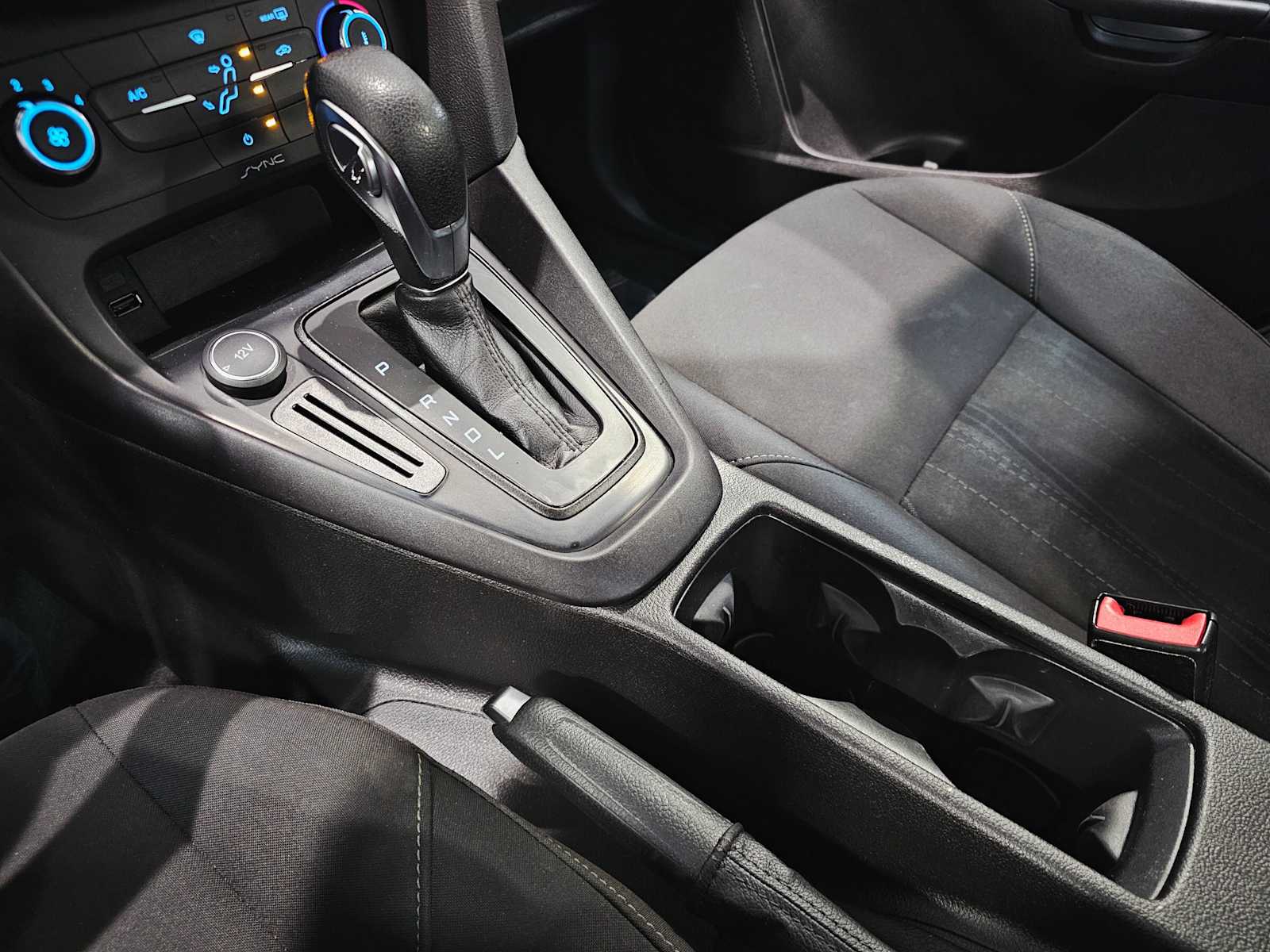 Thumbnail: 2015 Ford Focus - 17