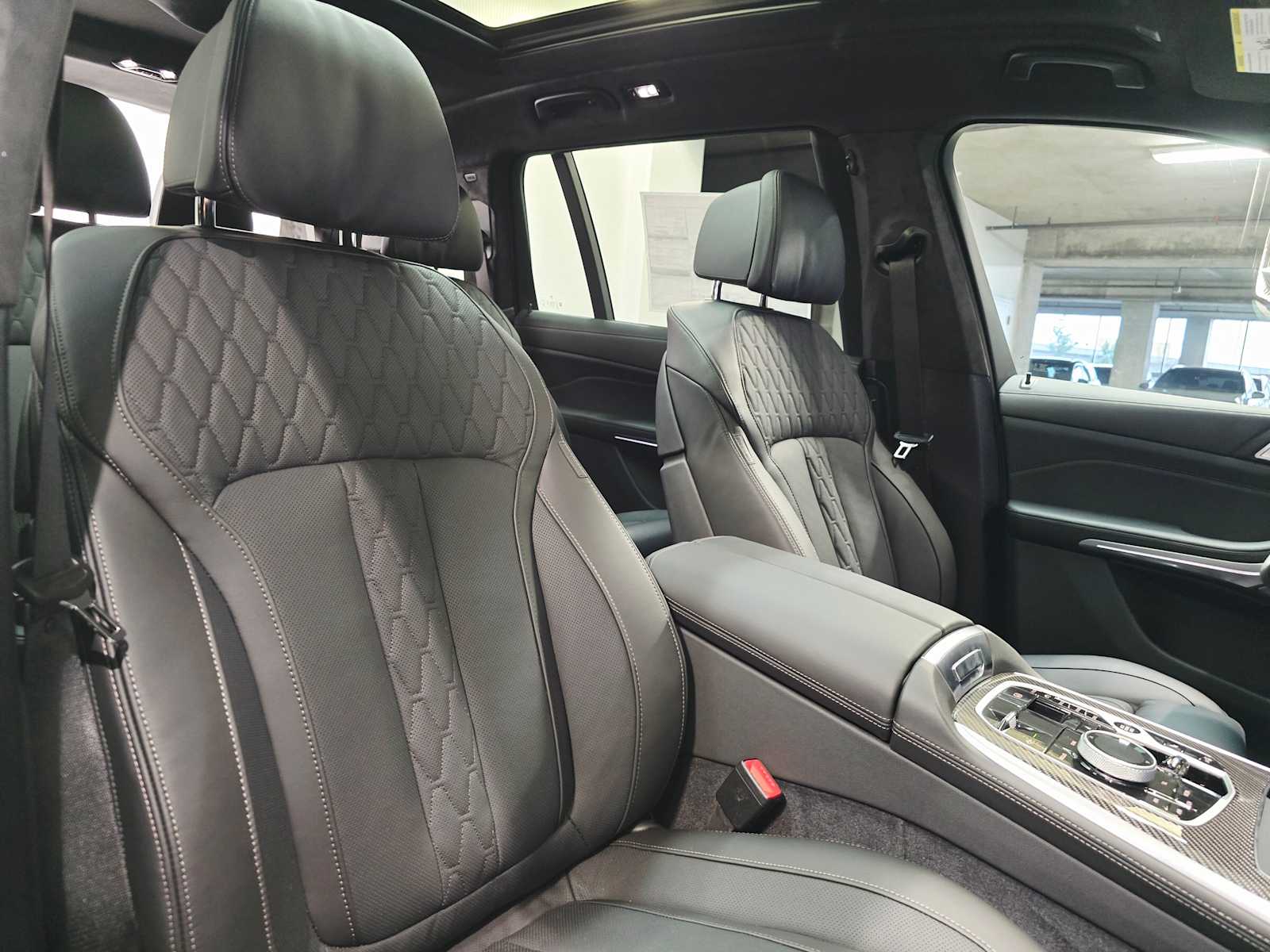 Thumbnail: 2026 BMW X7 - 28