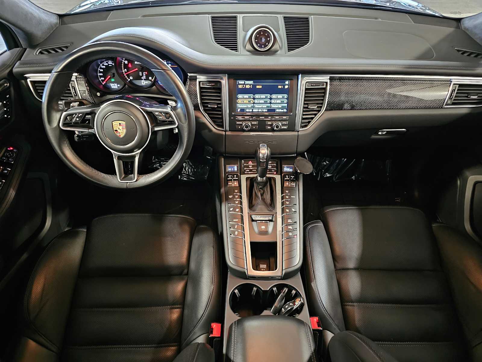 Thumbnail: 2016 Porsche Macan - 10