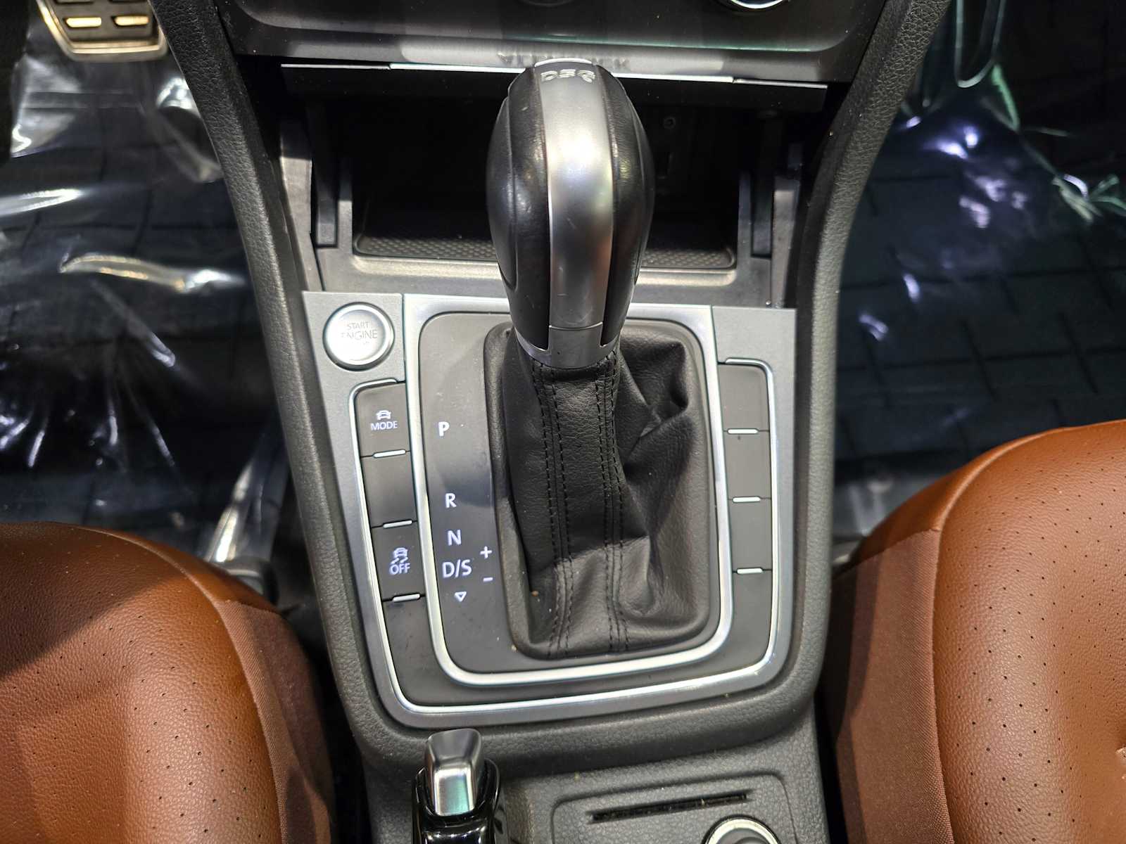 Thumbnail: 2017 Volkswagen Golf - 18