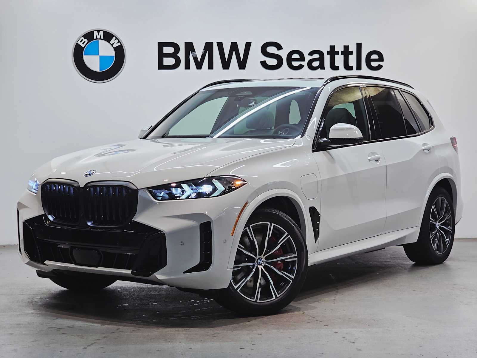 Thumbnail: 2026 BMW X5 - 1