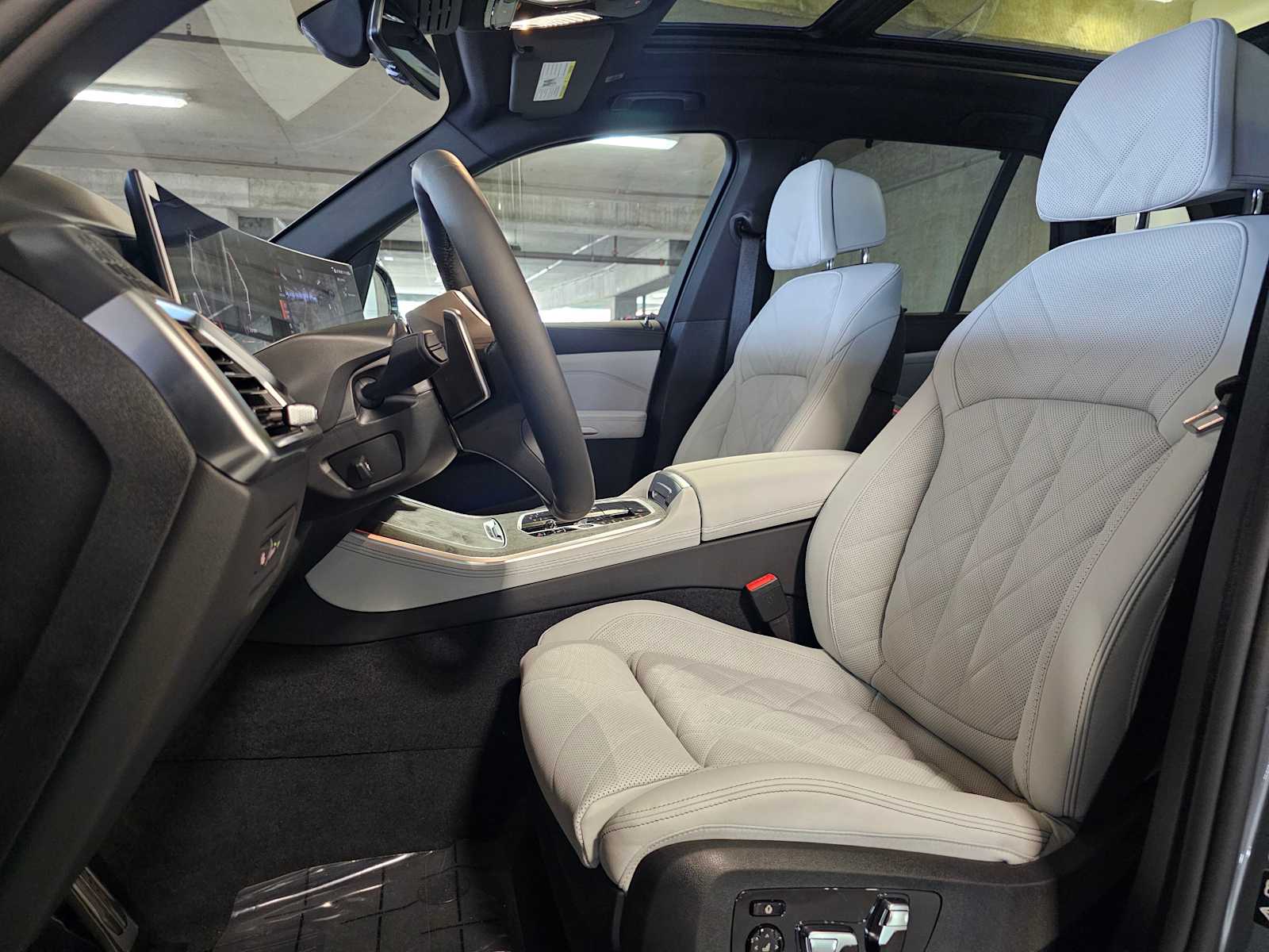 Thumbnail: 2026 BMW X5 - 32
