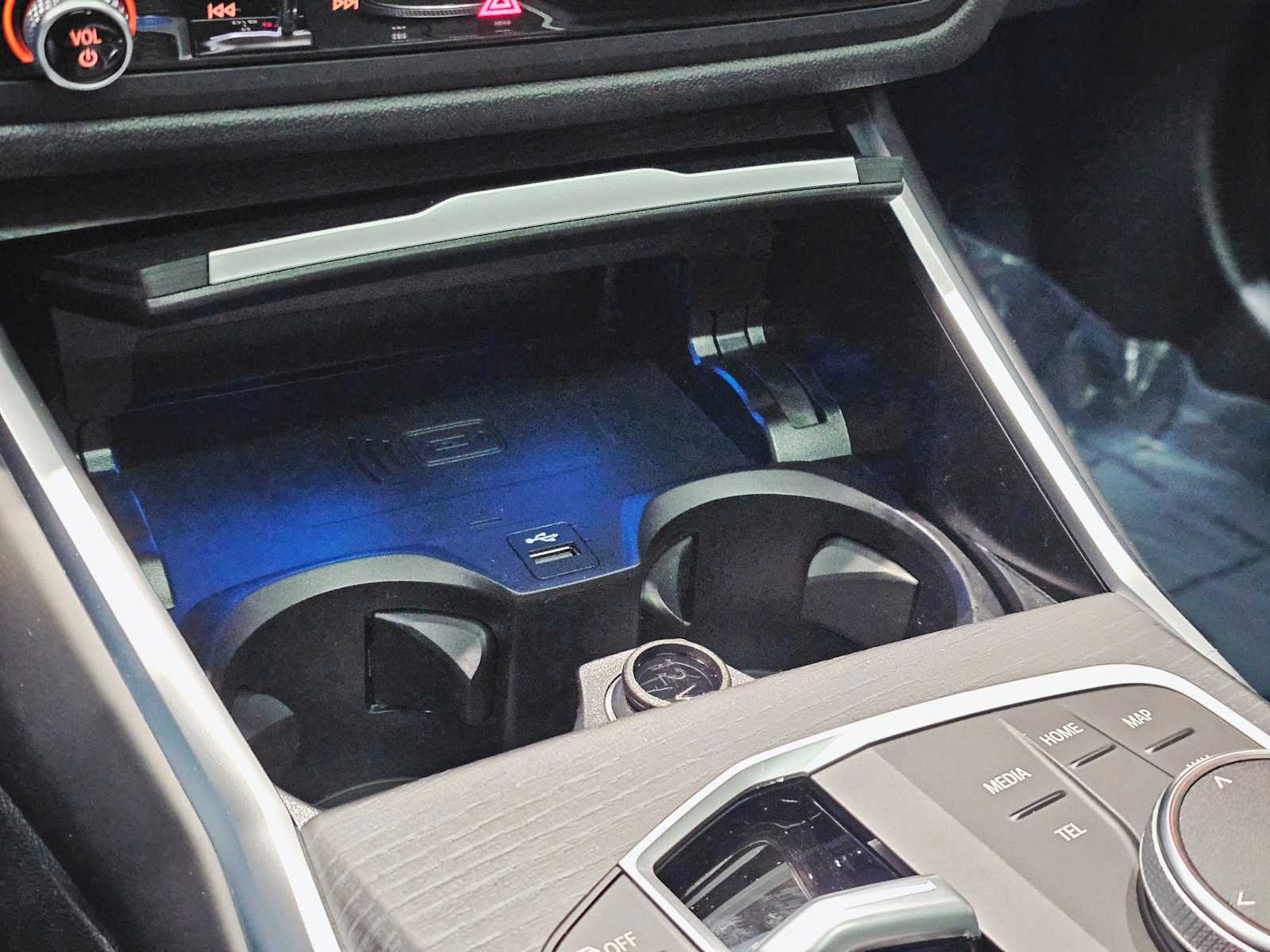 Thumbnail: 2025 BMW i4 - 19