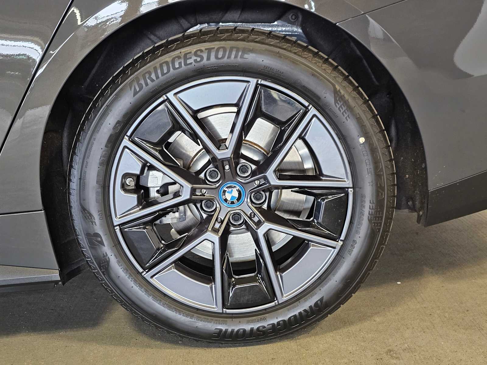 Thumbnail: 2023 BMW i4 - 8