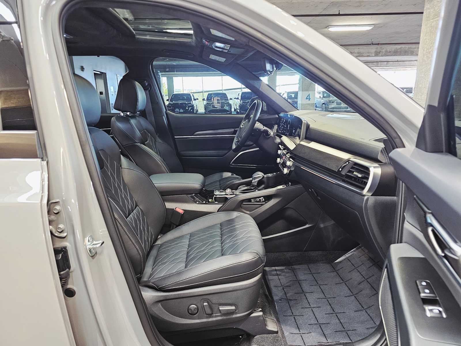 Thumbnail: 2025 Kia Telluride - 27