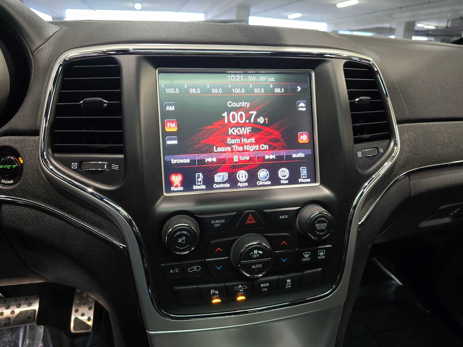 Thumbnail: 2015 Jeep Grand Cherokee - 14